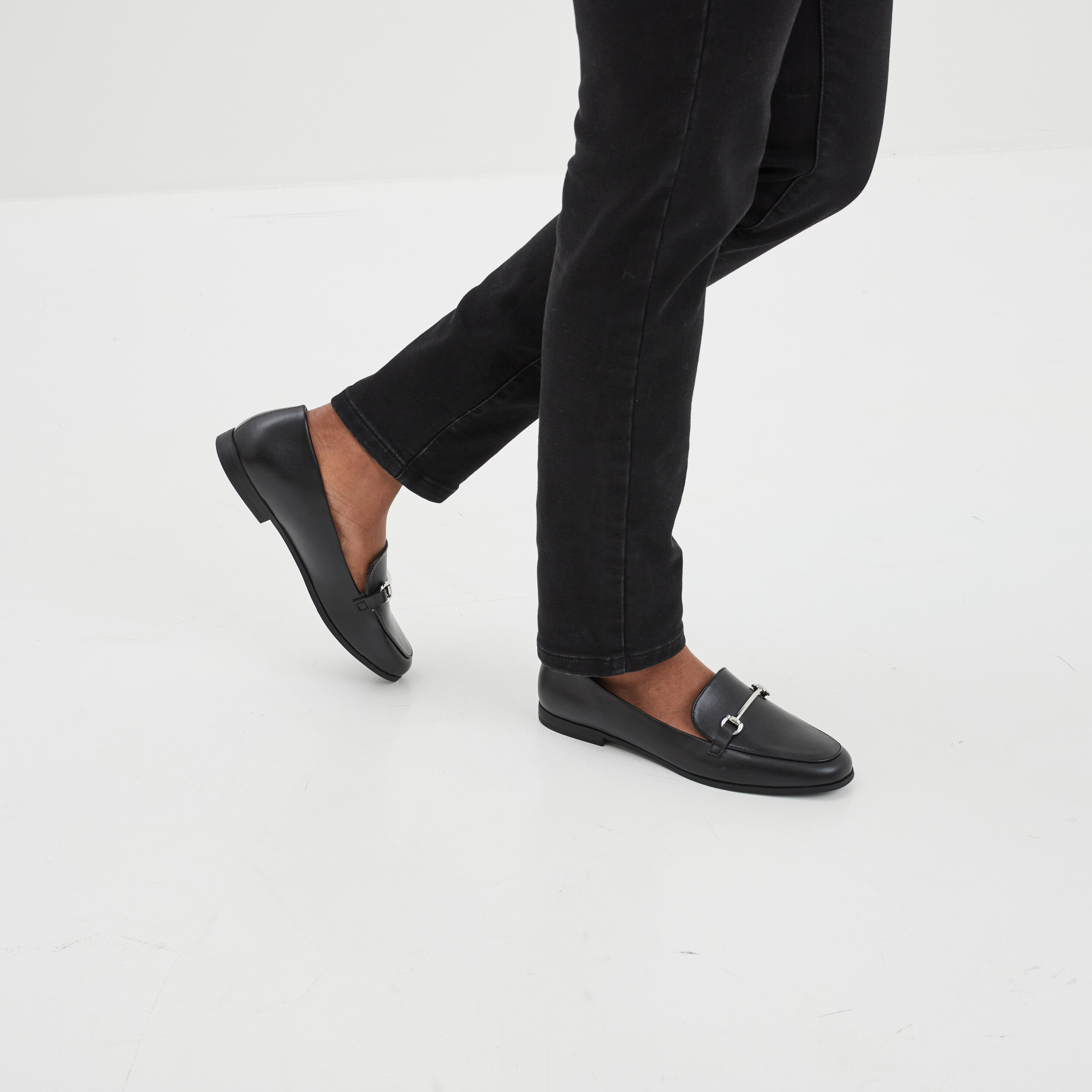 Mocassins plats avec boucles noir femme | La Halle
