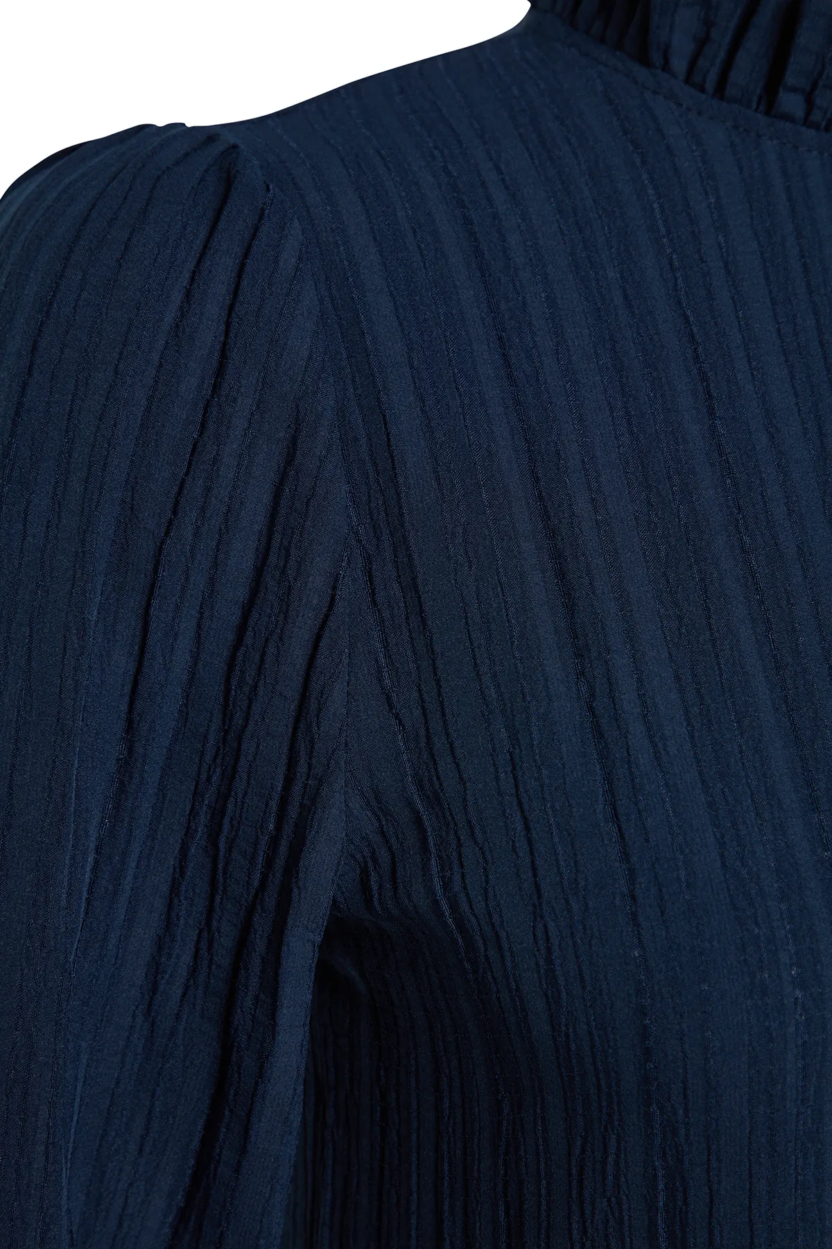 Trendyol Modest  Marineblaues Crinkle-Gewebtes Kleid mit Stehkragen und weiter Passform TCTSS22EB00171