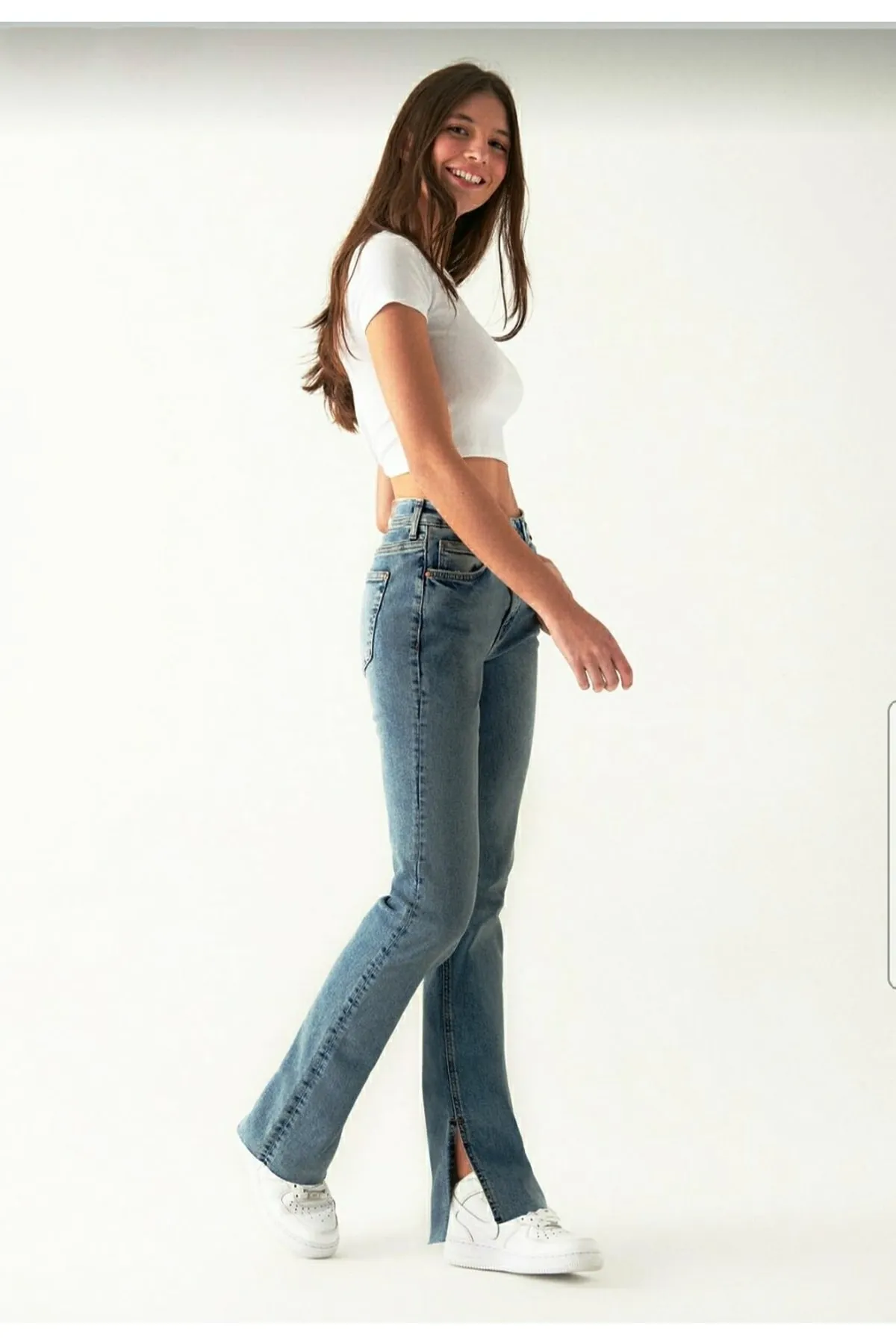LİMABEL  Emma Power Lycra Damen-Jeans „Medium Snow“ mit hoher Taille, seitlichem Schlitz und weitem Bein