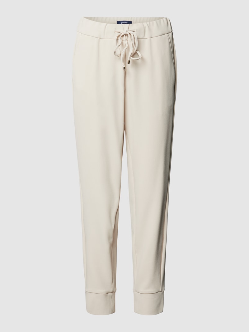 Verkürzte Jogpants mit elastischem Bund Modell 'CARY' in offwhite