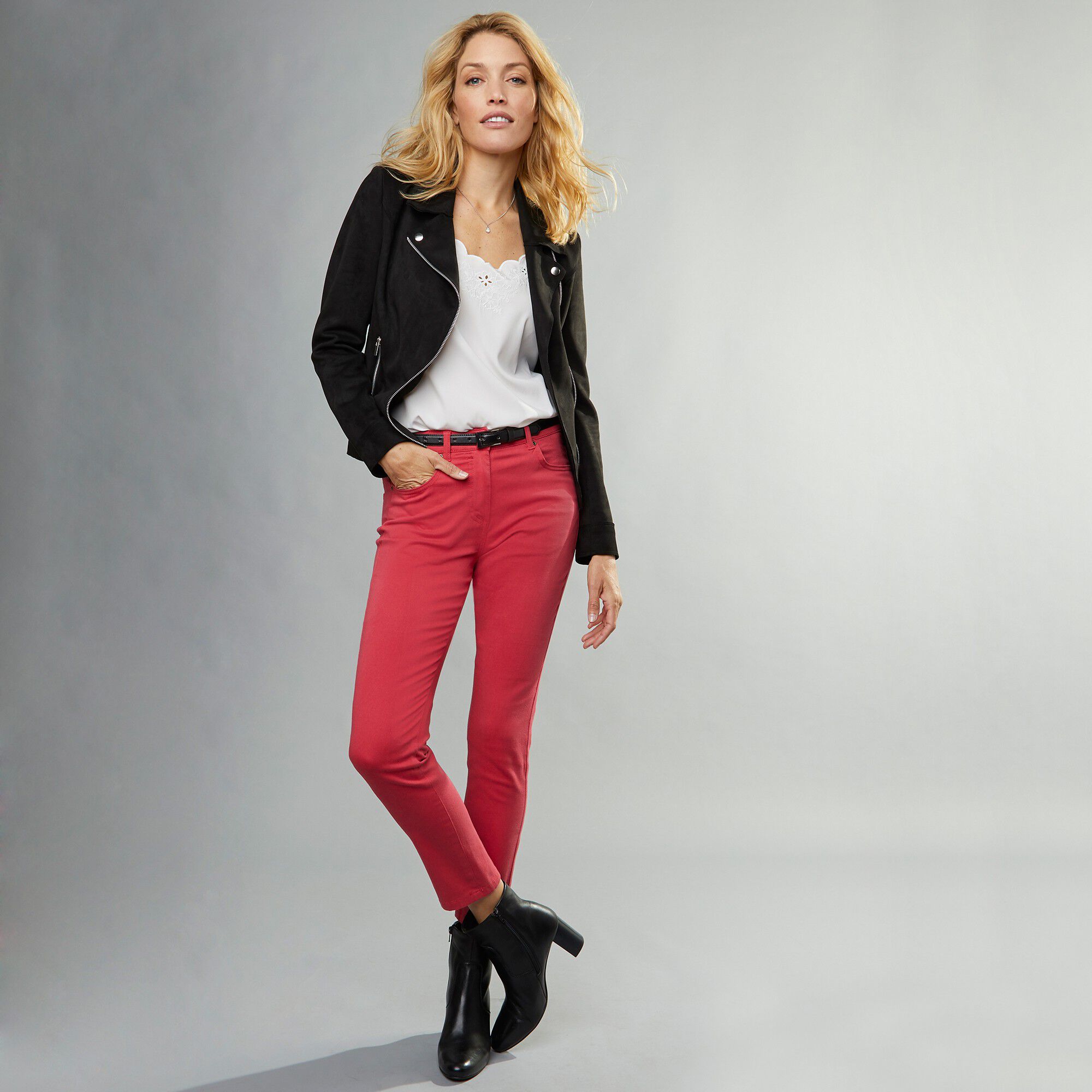 Pantalon 7/8ème fuselé stretch uni