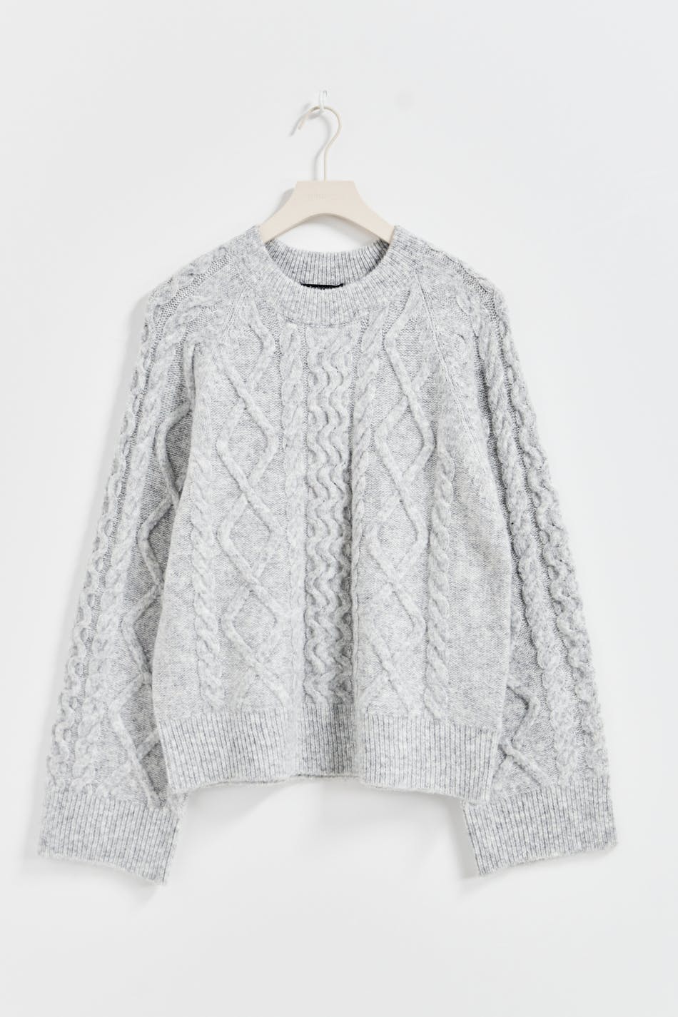 Cabel knitted sweater