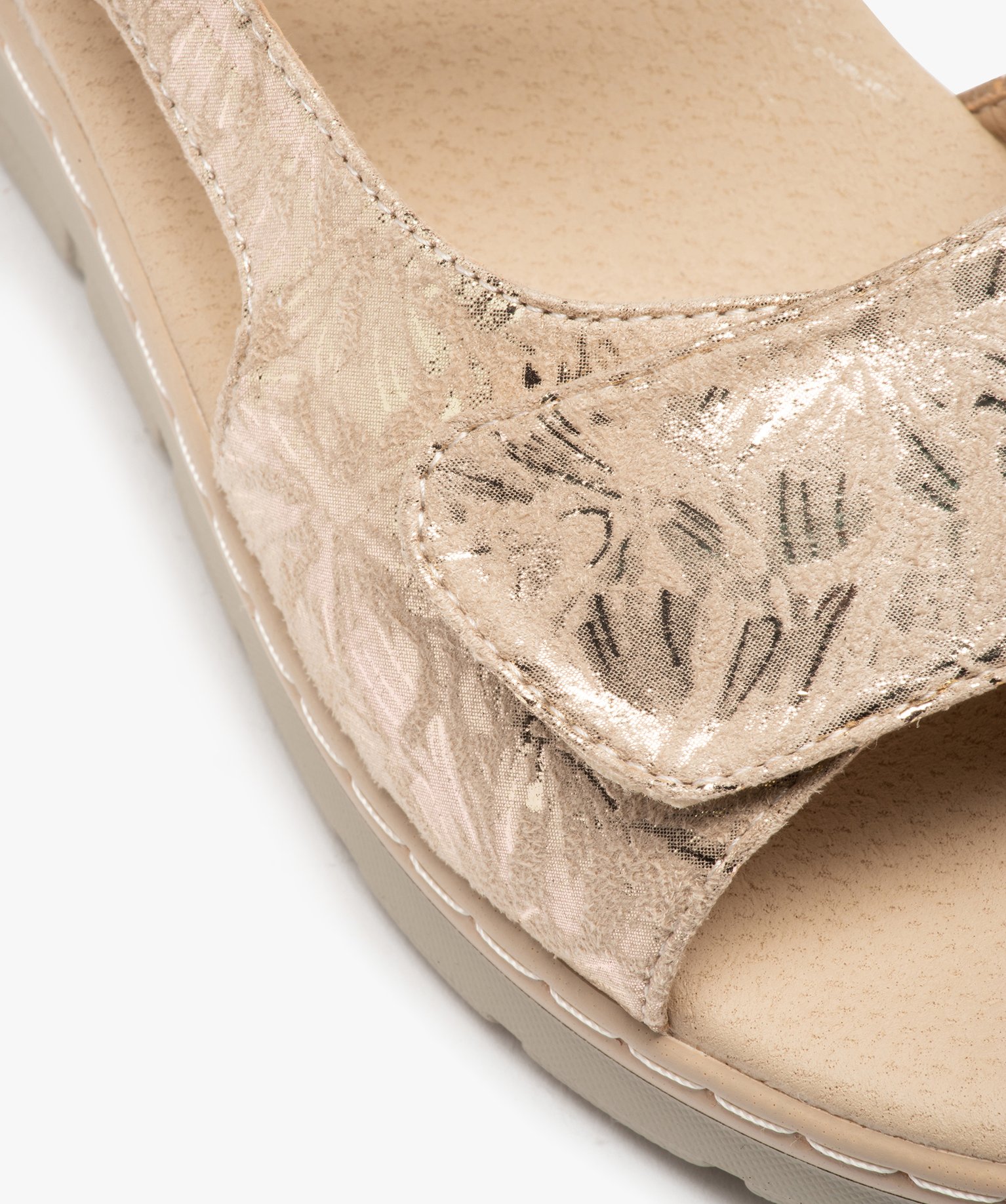 Sandales femme confort en tissu brillant et à scratch beige | GEMO