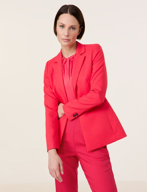 Taillierter Blazer mit Stitchings