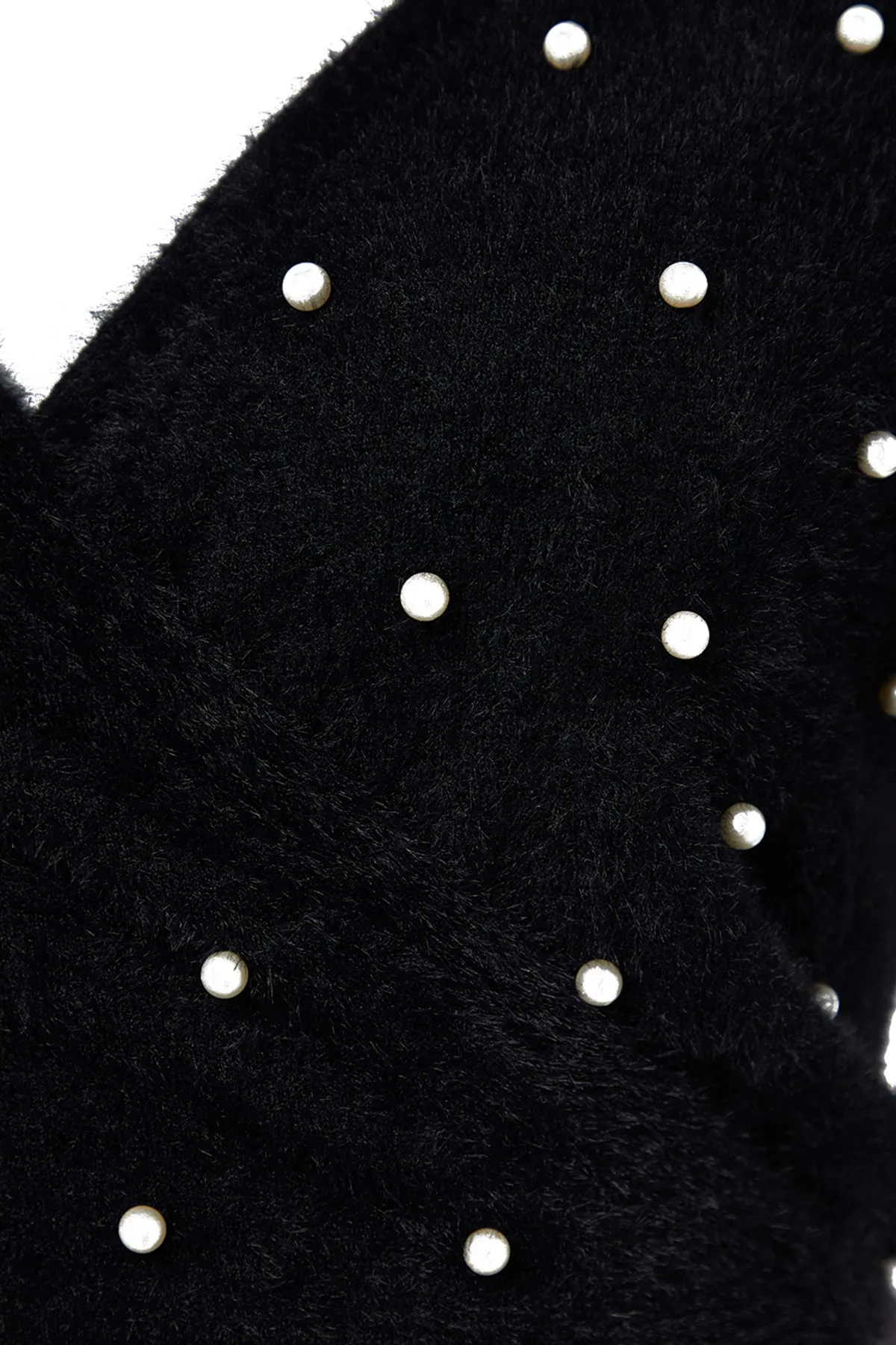 Trendyol Collection  Schwarzer Superkurzer Pullover mit Federn und Perlendetail TWOAW24KZ00228