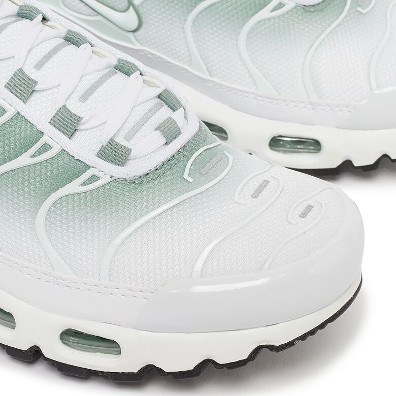 NIKE Wmns Air Max Plus white/white-mica green-black