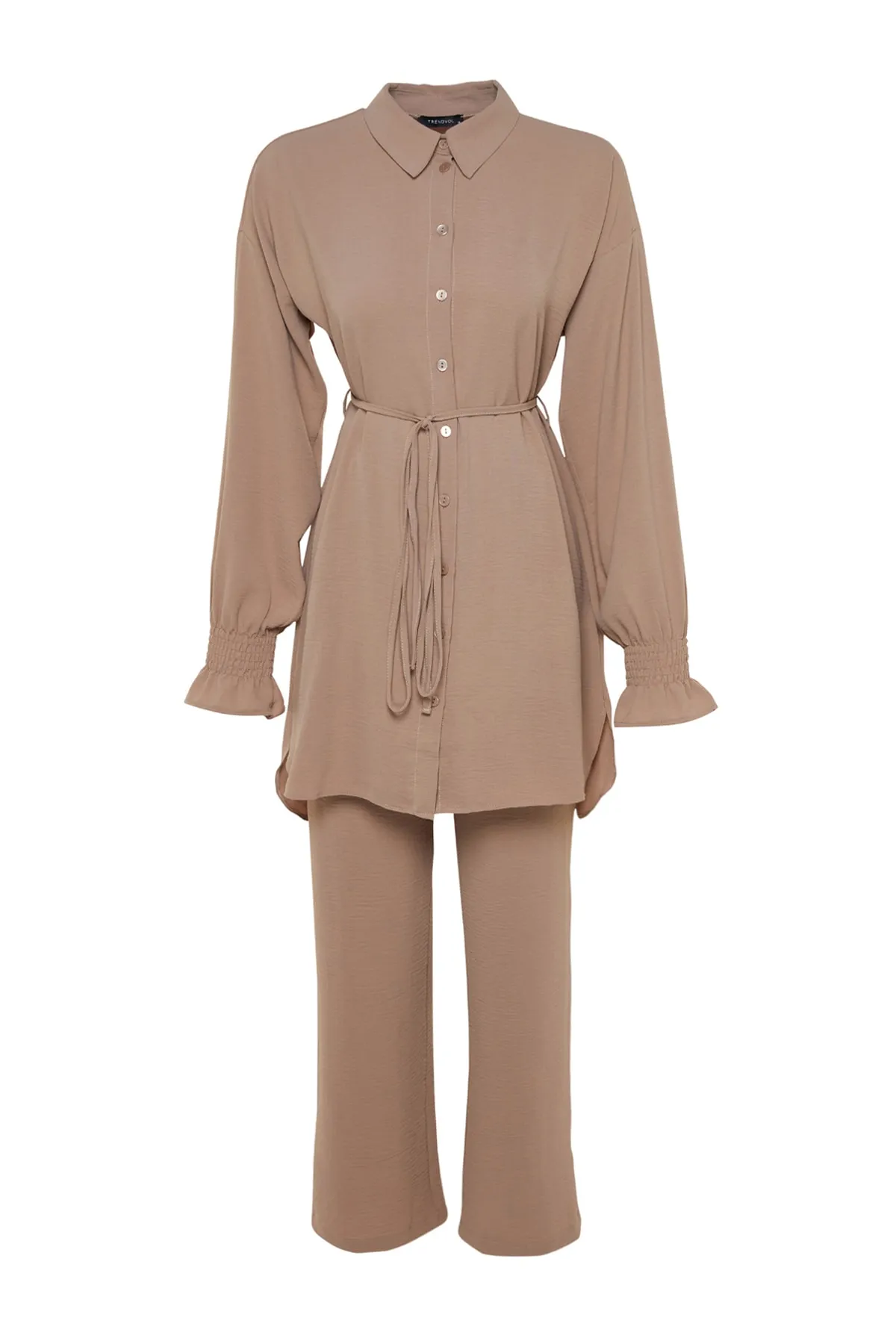 Trendyol Modest  Beiges gewebtes Aerobin-Hemd-Hosen-Set mit Gürtel TCTSS23US00018
