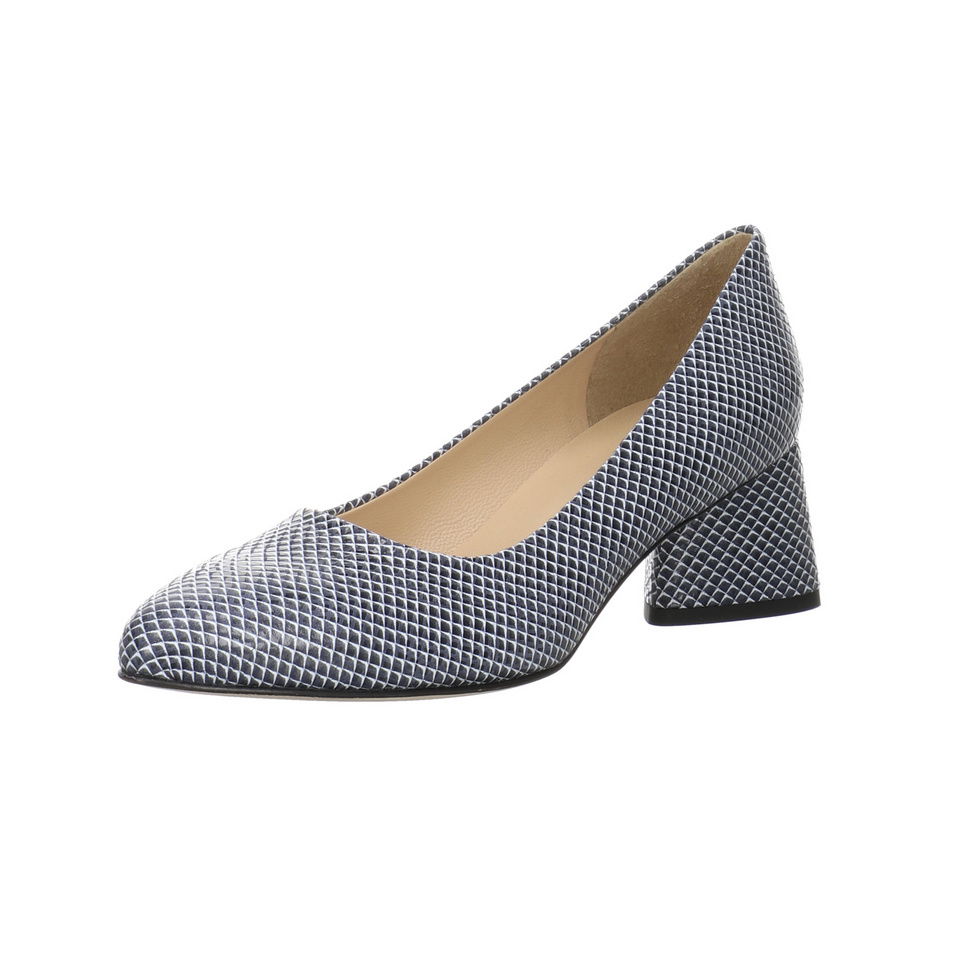 Brunate Pumps
