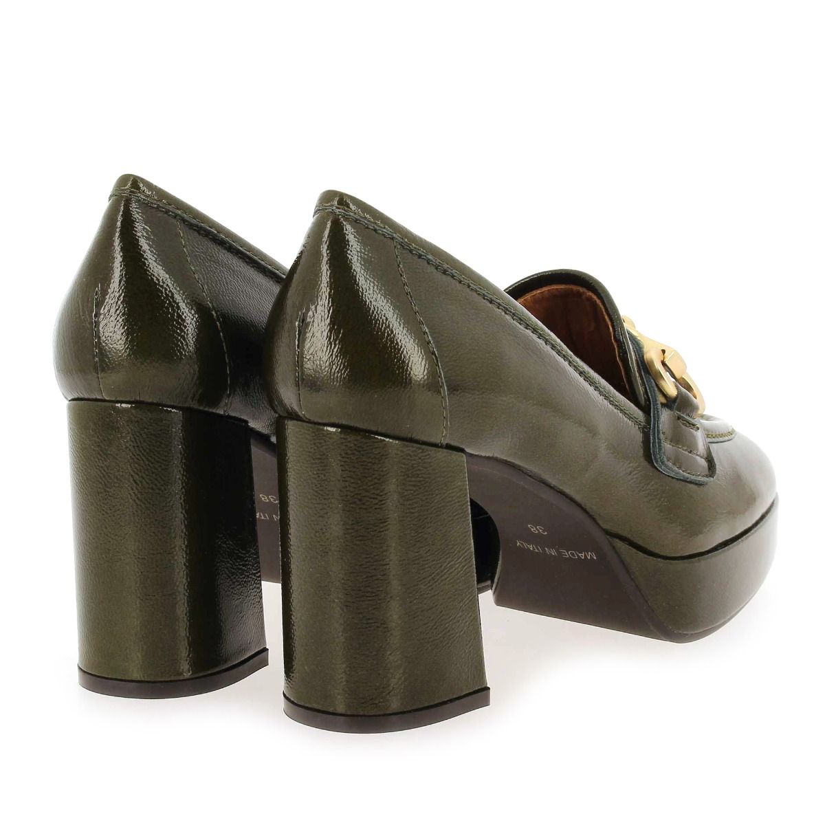 The Seller  S833 - vert