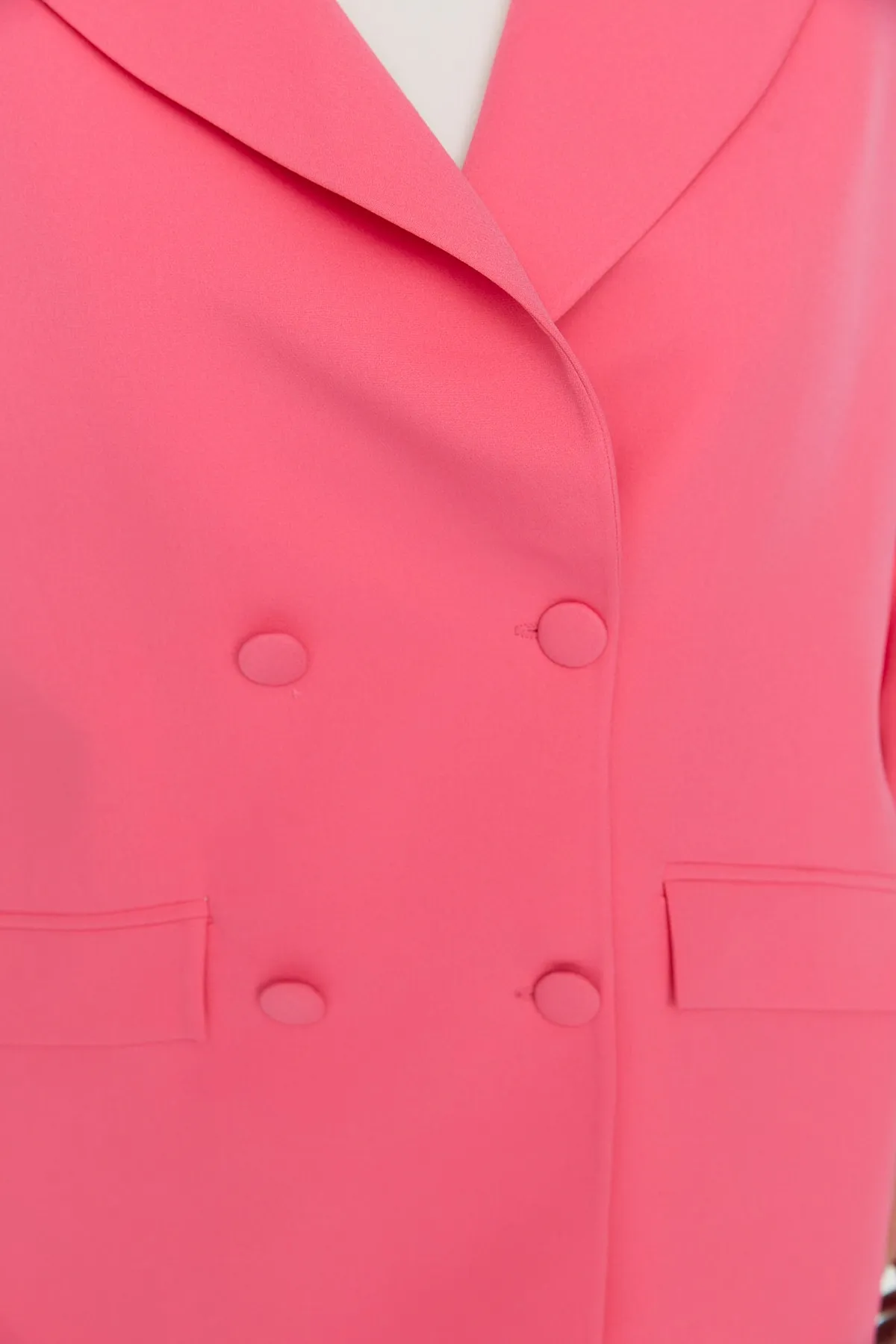 Trendyol Curve  Rosa gewebte Blazerjacke mit Doppelverschluss TBBSS22CE0180