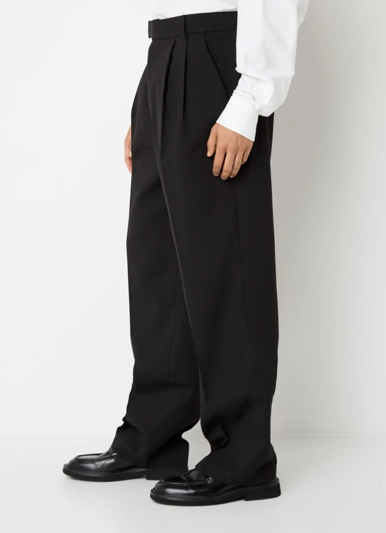 Pantaloni cu croi larg Beo de la Frankie Shop, cu diverse imprimeuri.
