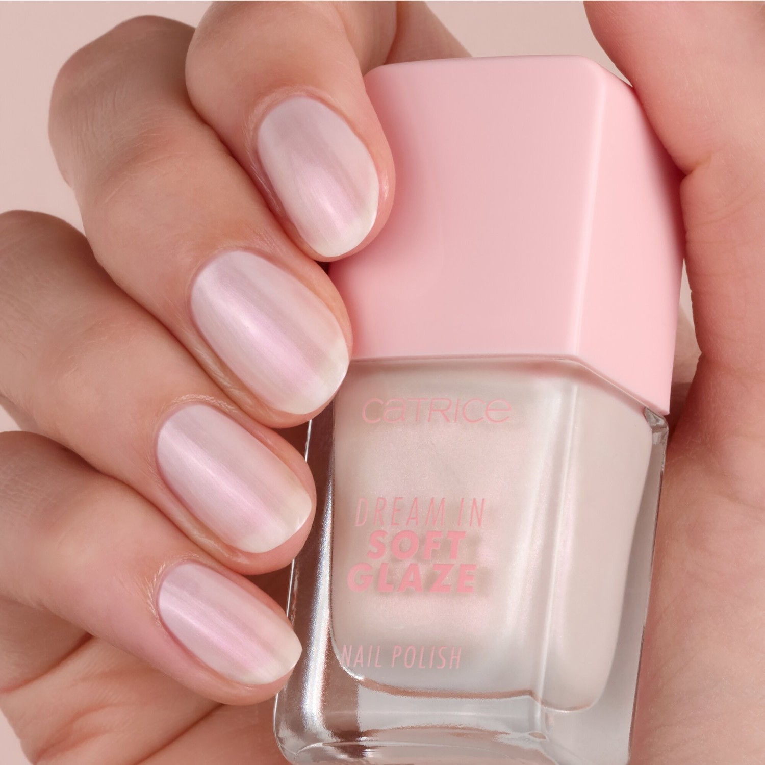 Catrice Dream In Soft Glaze lak za nokte 010 Hailey Baby