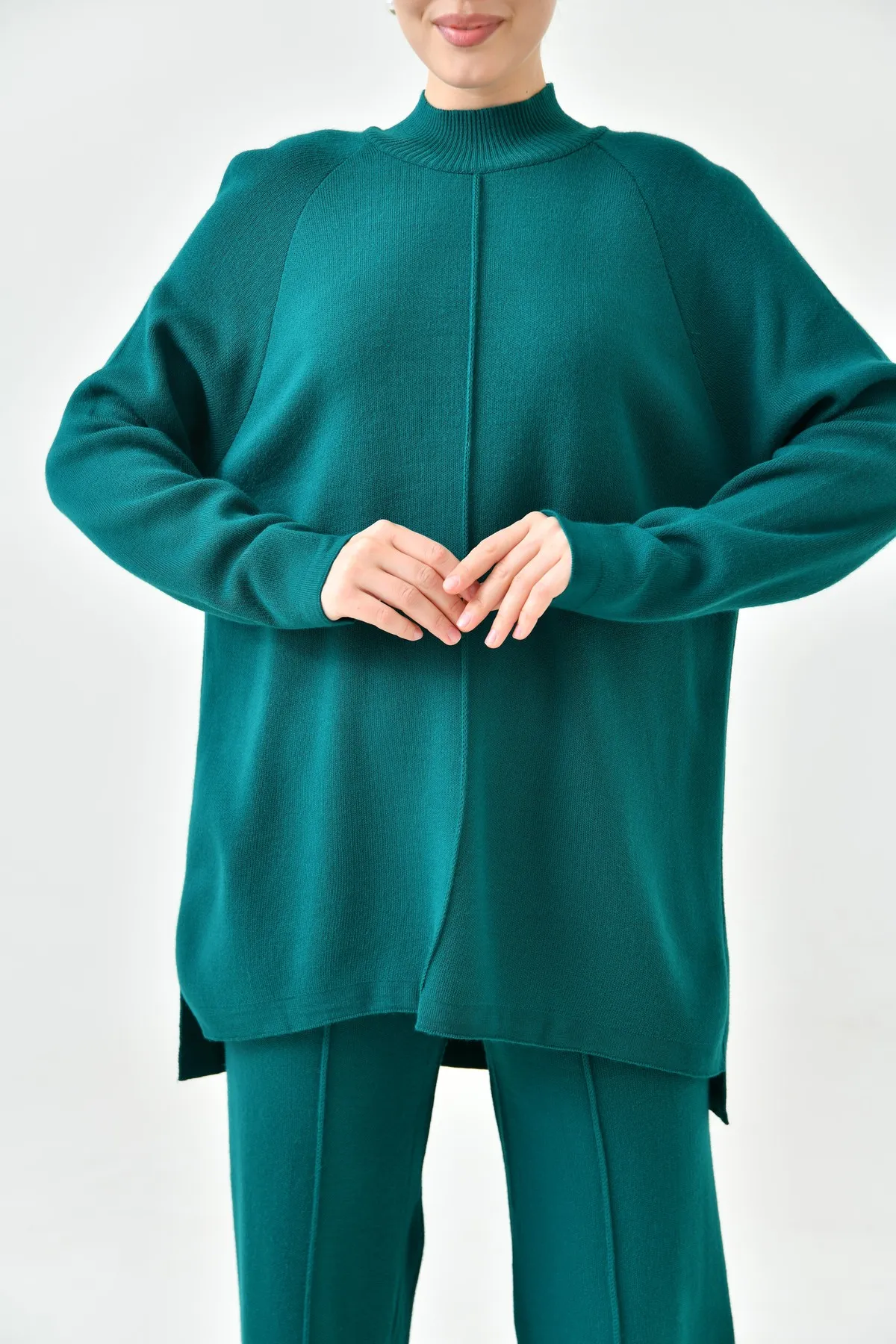 lovebox  Set aus flexiblem Strickstoff mit Stehkragen, langen Ärmeln, grünem Pullover und hoch taillierter grüner Hose, 1070