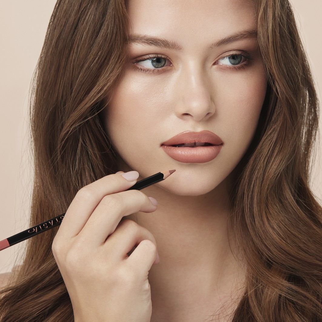 LIP LINER