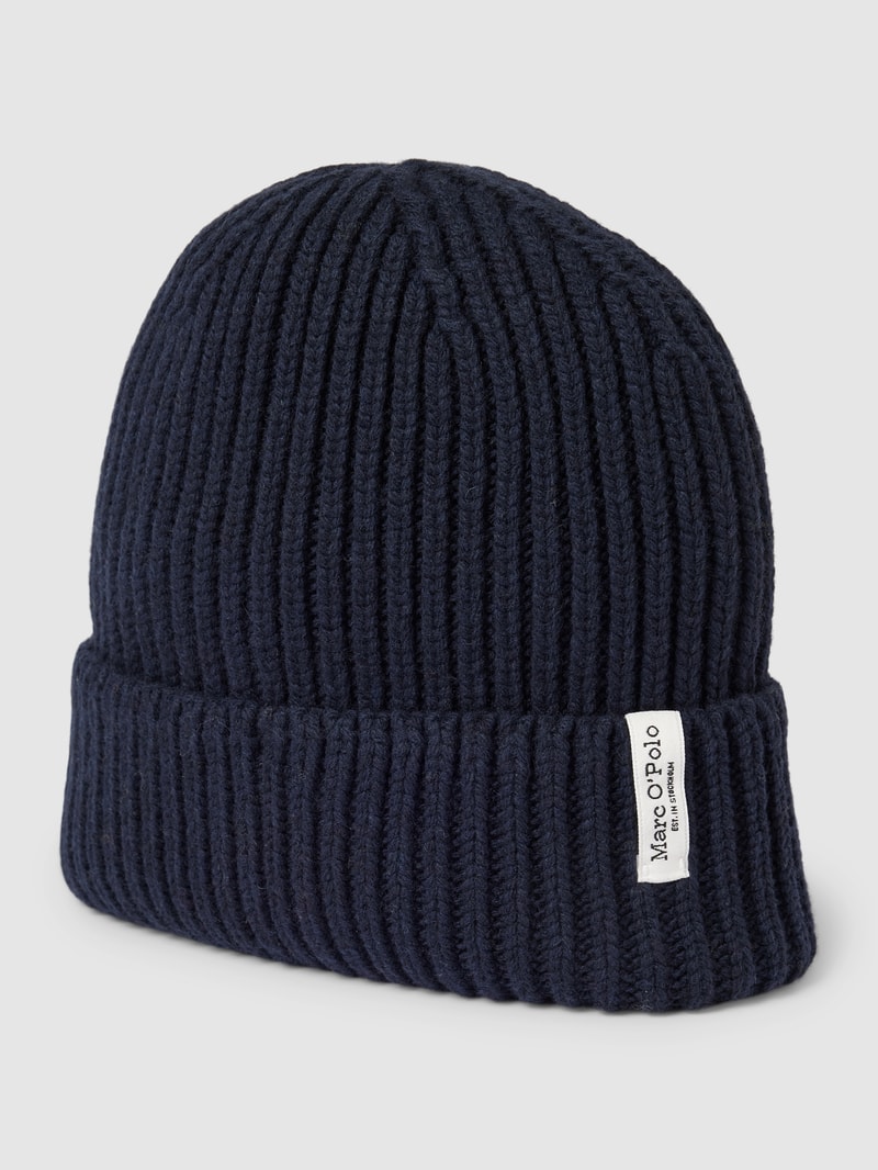 Beanie mit Label-Patch in marineblau