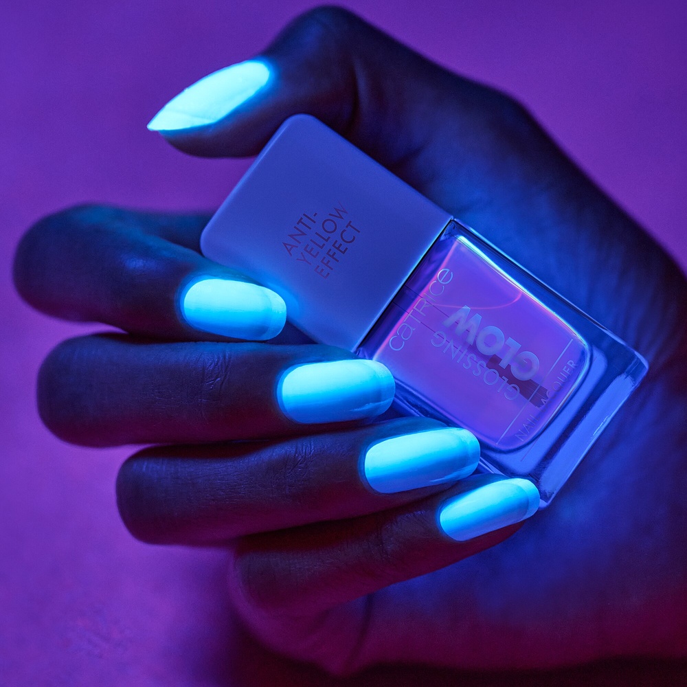 catrice Glossing Glow Nail Lacquer vernis brillant 010 You Glow Girl Vernis à Ongles