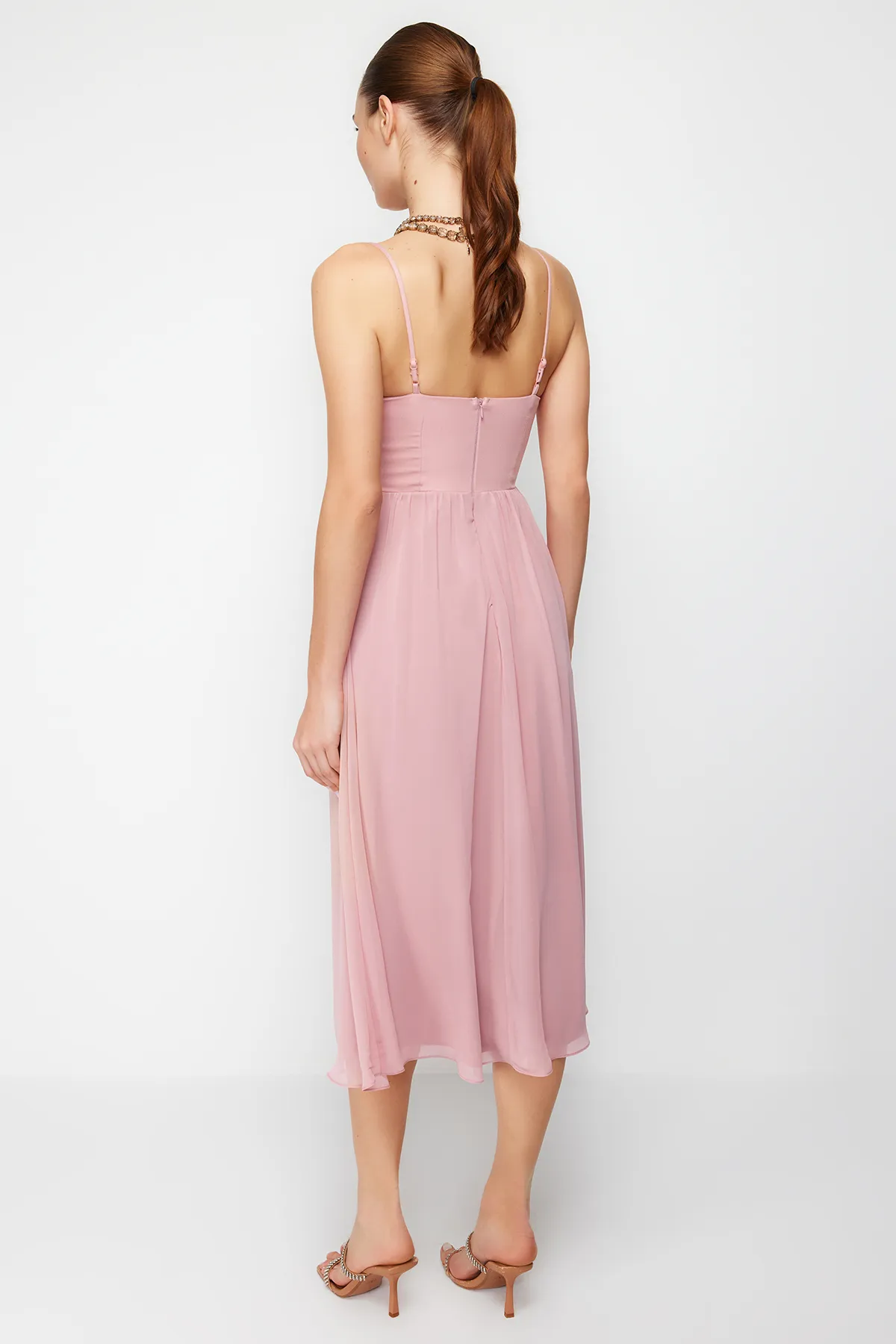 Trendyol Collection  Dusty Rose Taillenöffnung/Skater-gefüttertes Korsett, detailliertes, elegantes Abendkleid aus Tüll