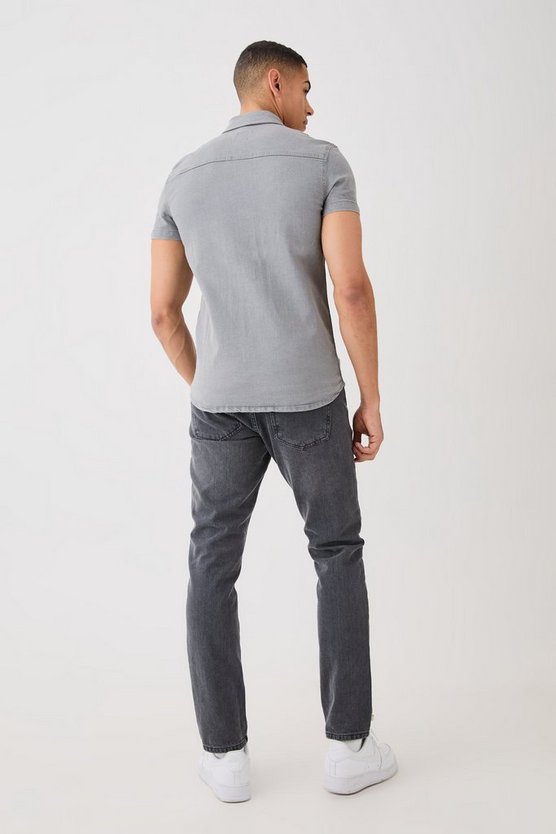 Kurzärmliges Muscle-Fit Jeanshemd