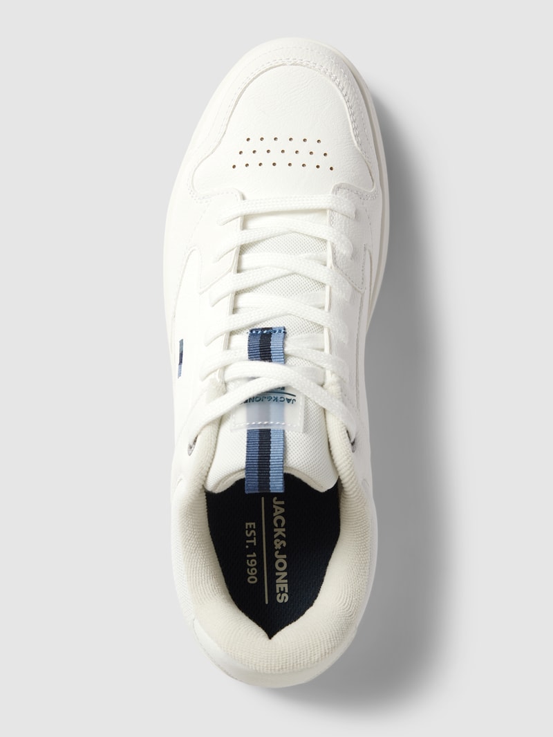 Sneaker mit Label-Stitching in weiß