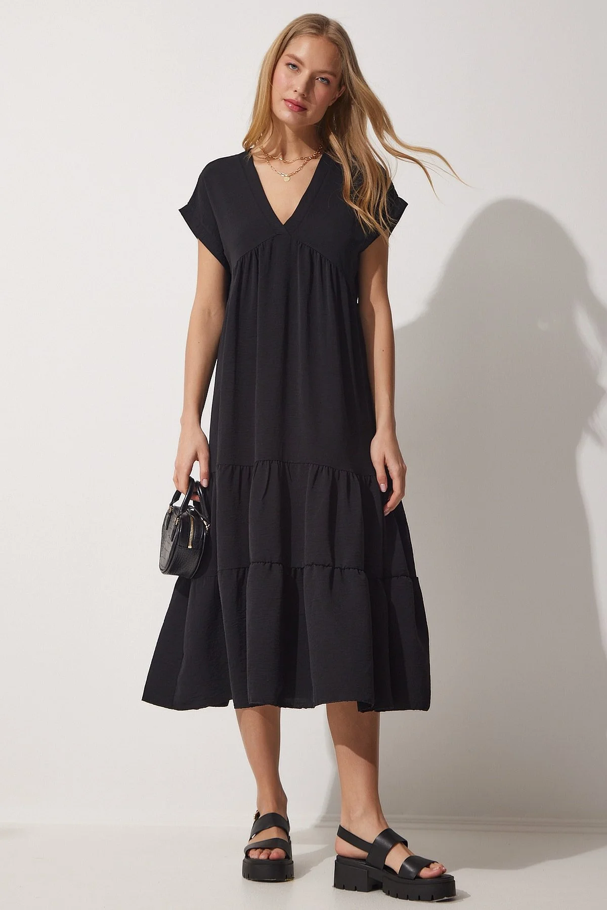 Happiness İstanbul  Schwarzes langes Ayrobin-Sommerkleid mit V-Ausschnitt für Damen DD01194