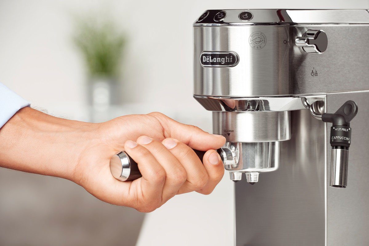 De'Longhi Siebträgermaschine ECKG6821.M, inkl. Kaffeemühle, Tamper, Abschlagbox+ Kännchen