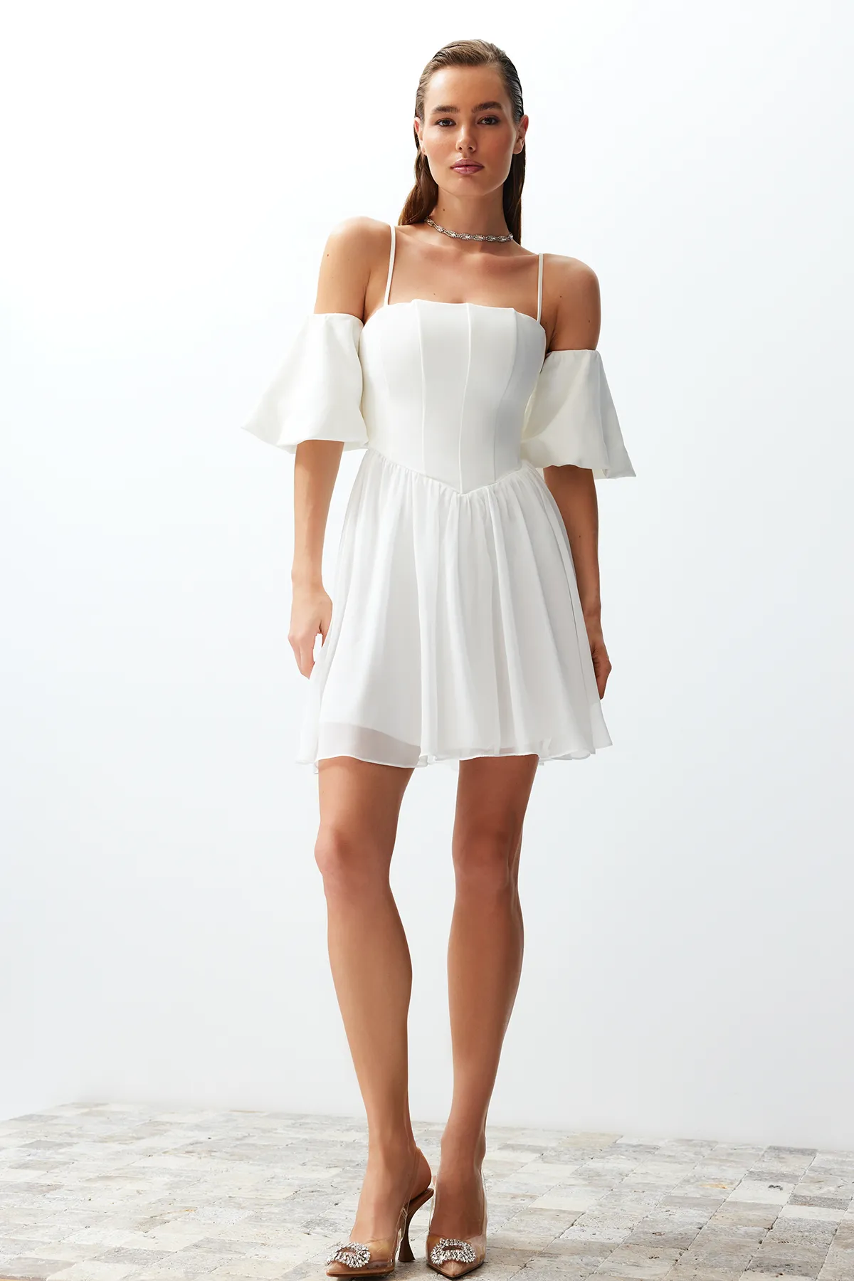 Trendyol Collection  Weiße Braut-Taillenöffnung/Skater-Korsett, detaillierte Hochzeit/Elegantes Nikah-Abendkleid TPRSS24EL00116