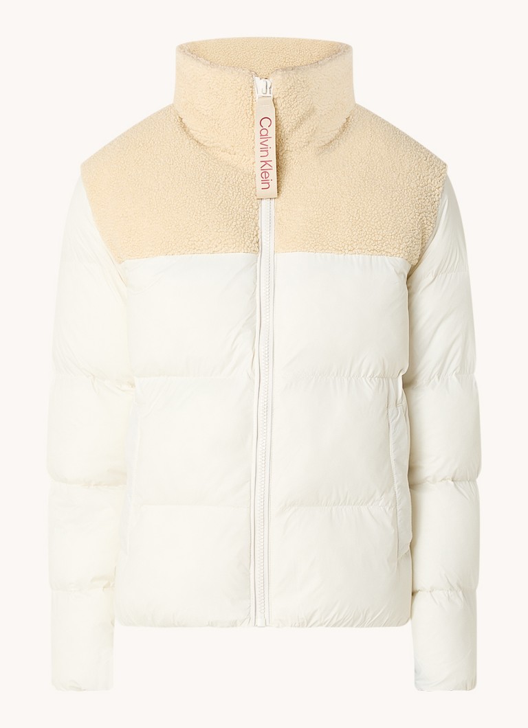 Jachetă Calvin Klein cu umplutură Sherpa și detalii de hanorac