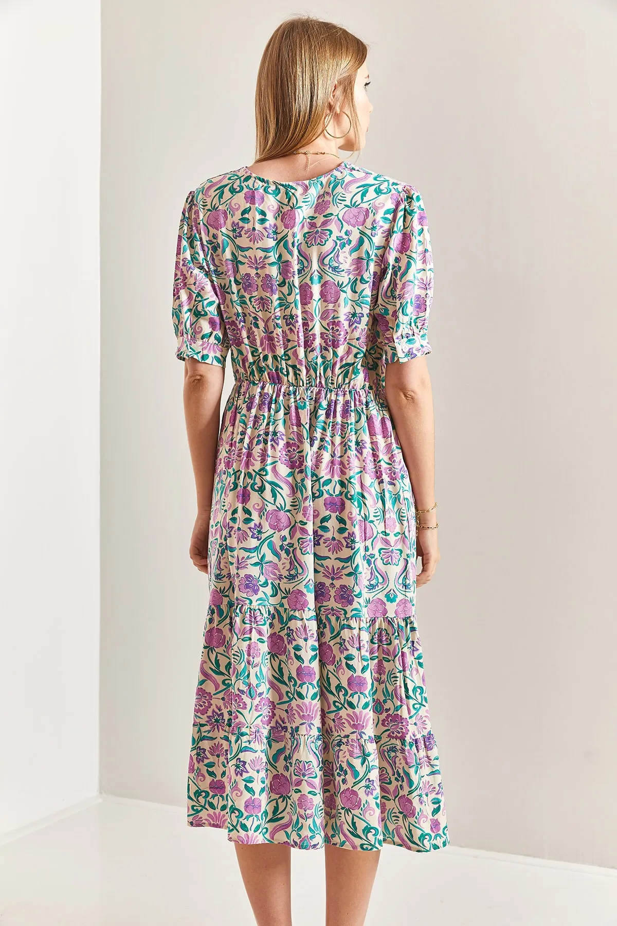 Bianco Lucci  Kurzärmliges Damenkleid aus Viskose mit zweireihigem Kragen