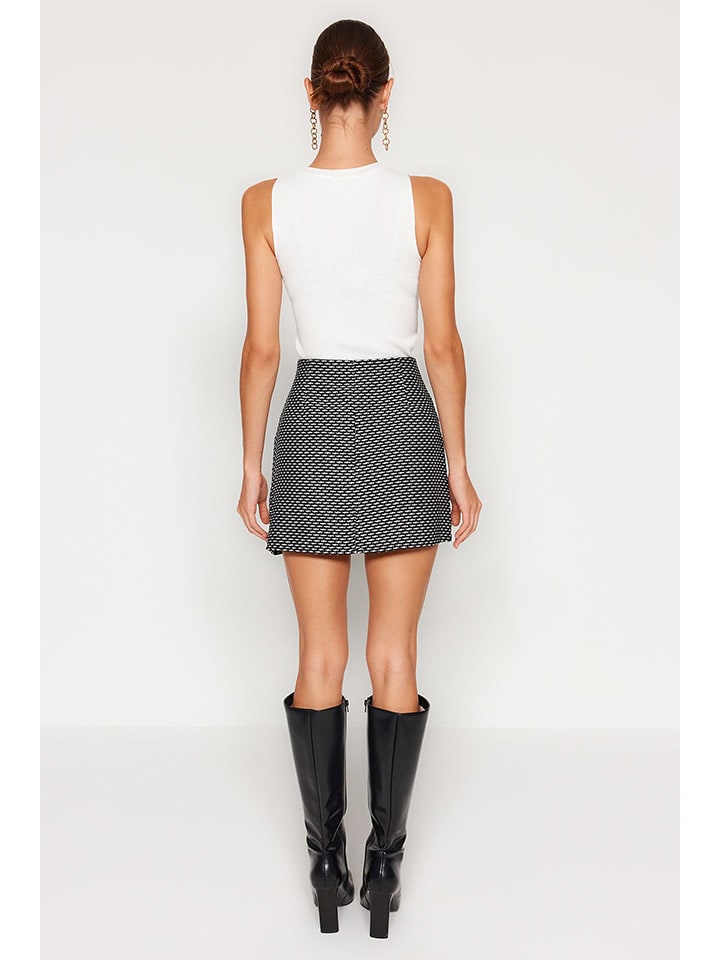trendyol Rock in Schwarz/ Weiß günstig kaufen