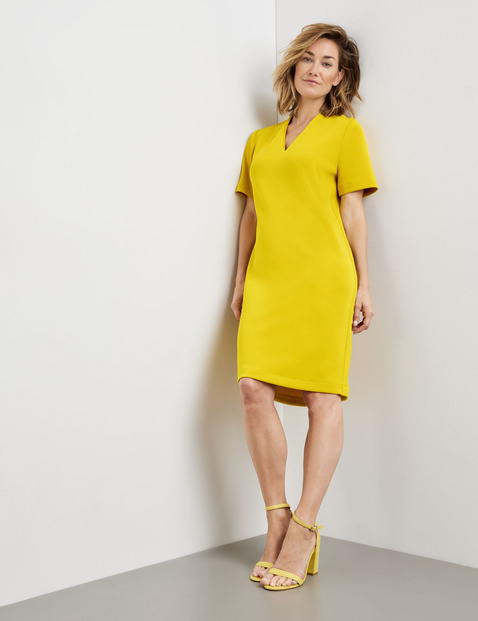 Fließendes Kleid
