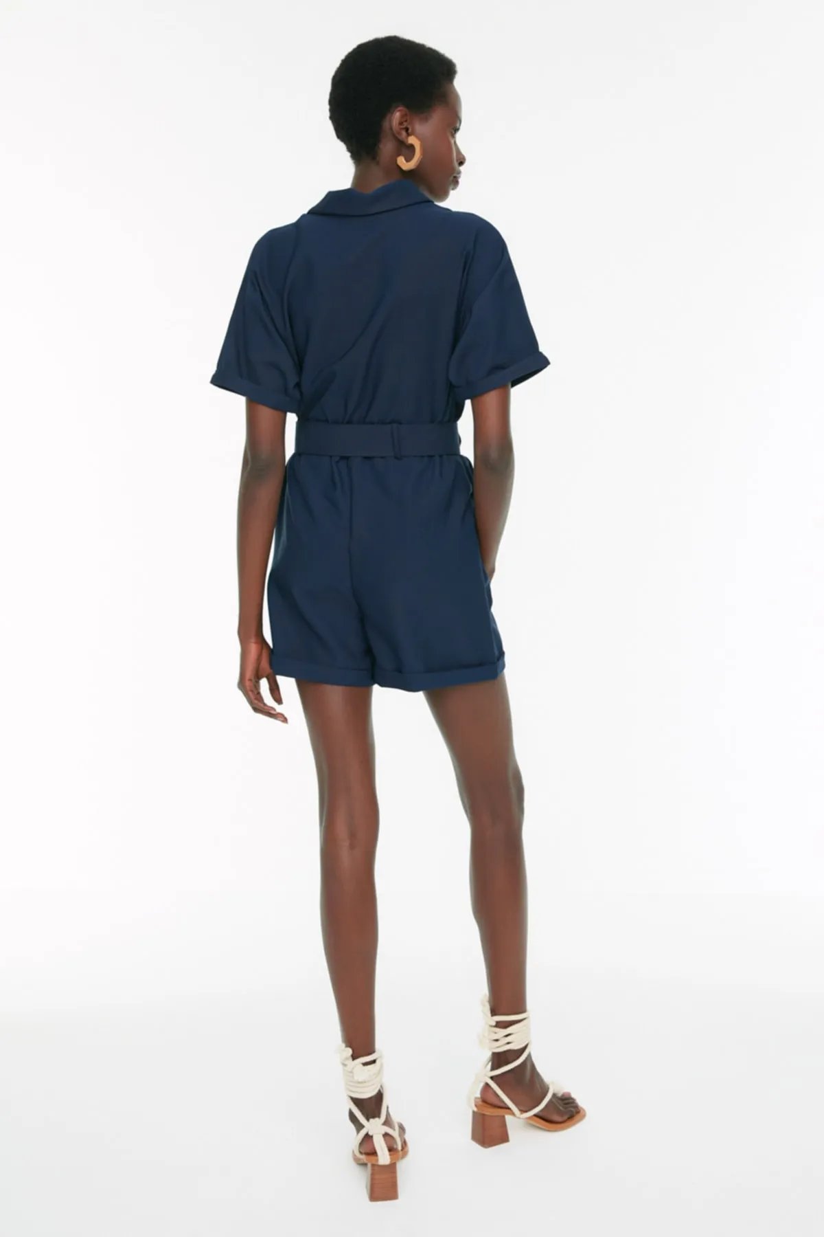 Trendyol Collection  Marineblauer Mini-Weboverall mit Gürtel und Froschkragen TWOSS19WX0112