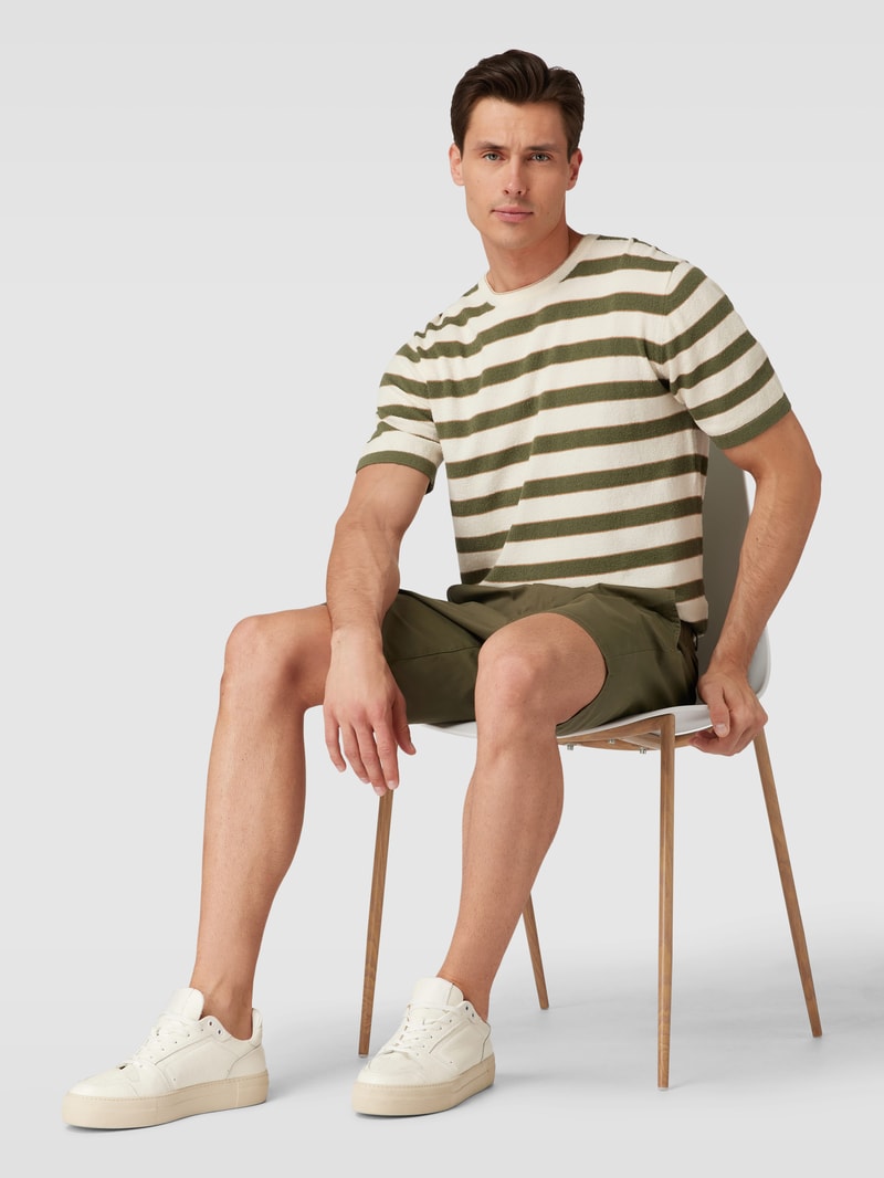 Relaxed Fit Chino-Shorts mit Eingrifftaschen Modell 'SUMMER' in olivgrün
