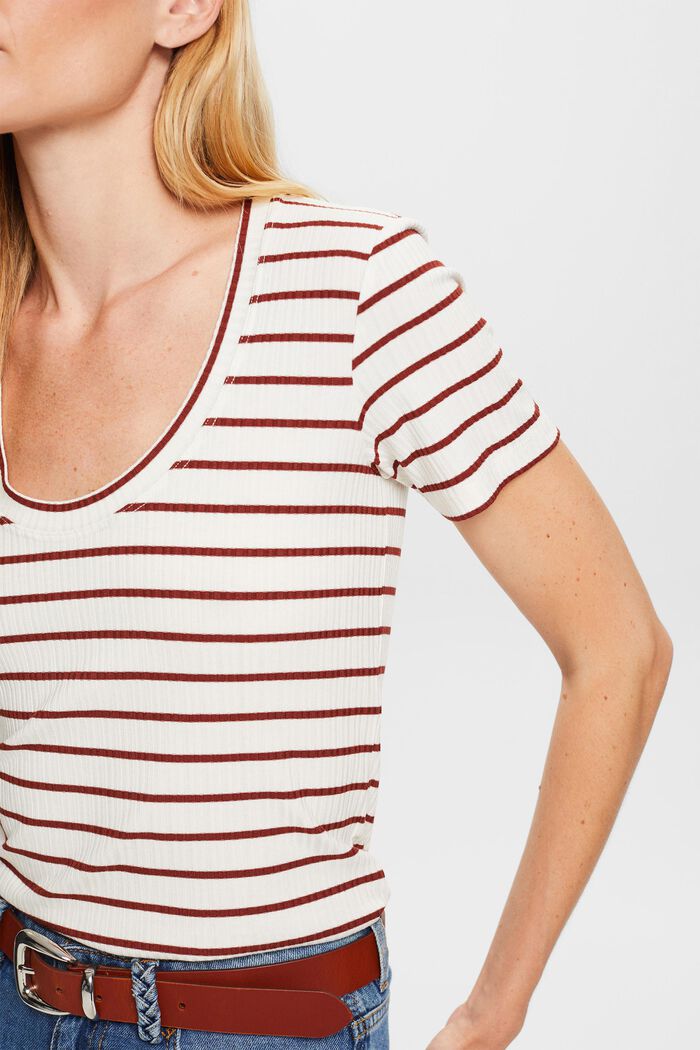 T-Shirt aus gestreiftem Rippstrick