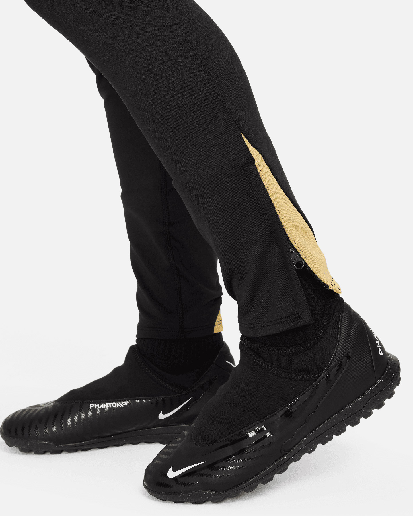 Futbalové šortky Nike Strike24 Dri Fit Jr FN8418-011