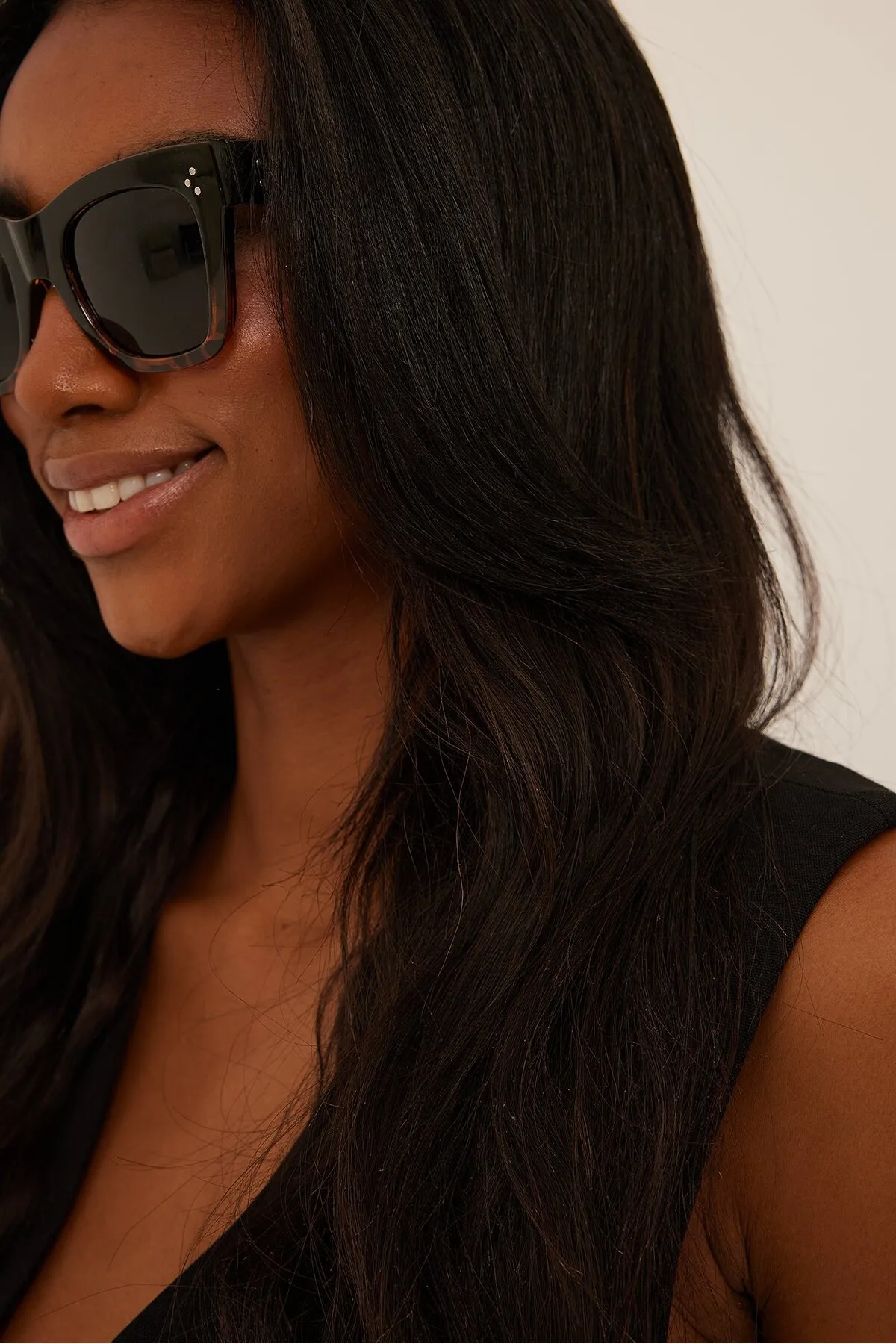 NA-KD  Zweifarbige Cateye-Sonnenbrille