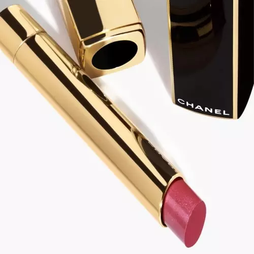 ROUGE ALLURE L'EXTRAIT High-intensity red. an extract of light and care