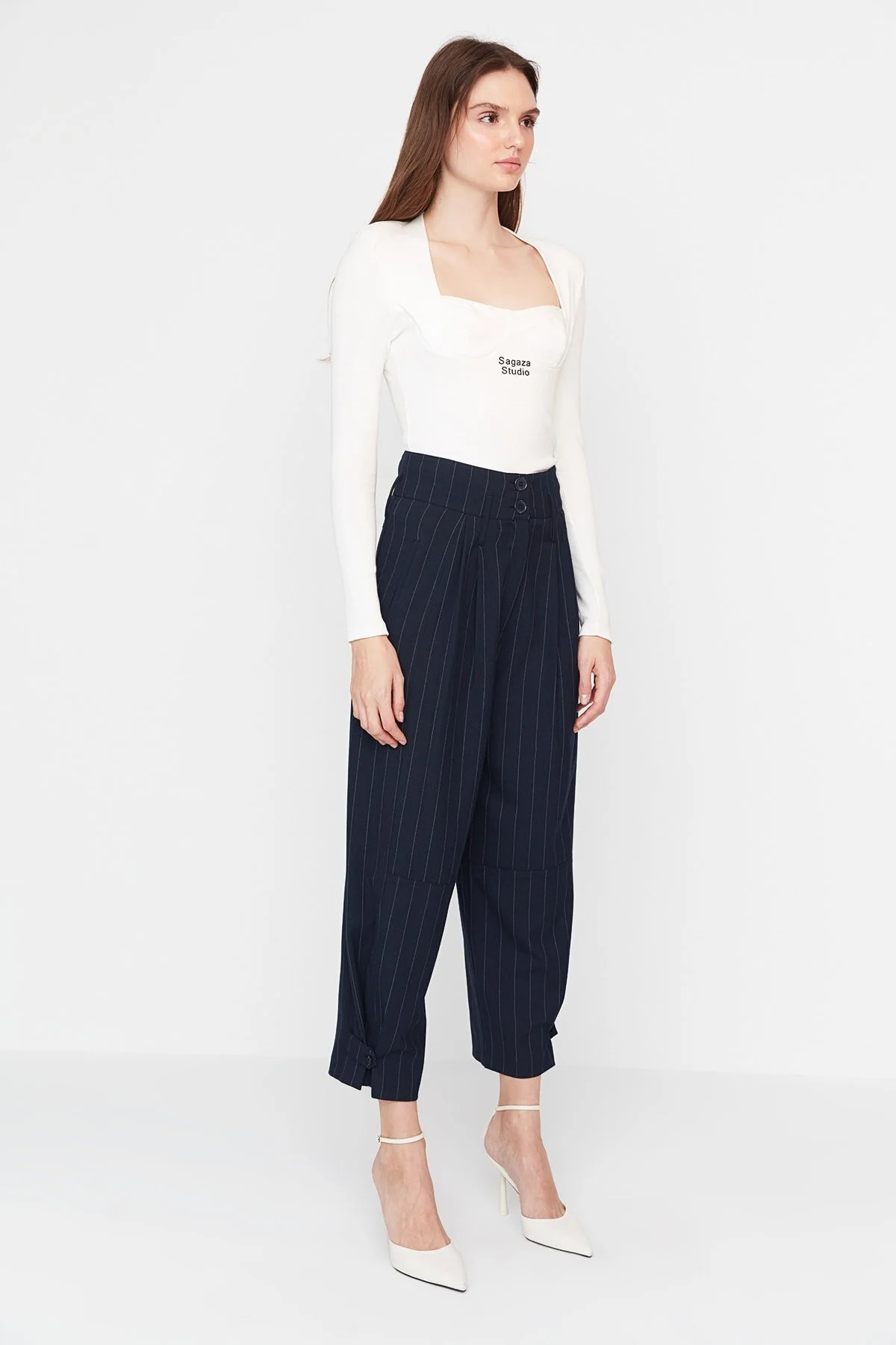 Trendyol Collection  X Sagaza Studio Marineblau gestreifte detaillierte Hose TPRAW23PL00039