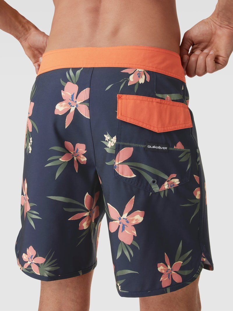 Badehose mit Allover-Muster in schwarz