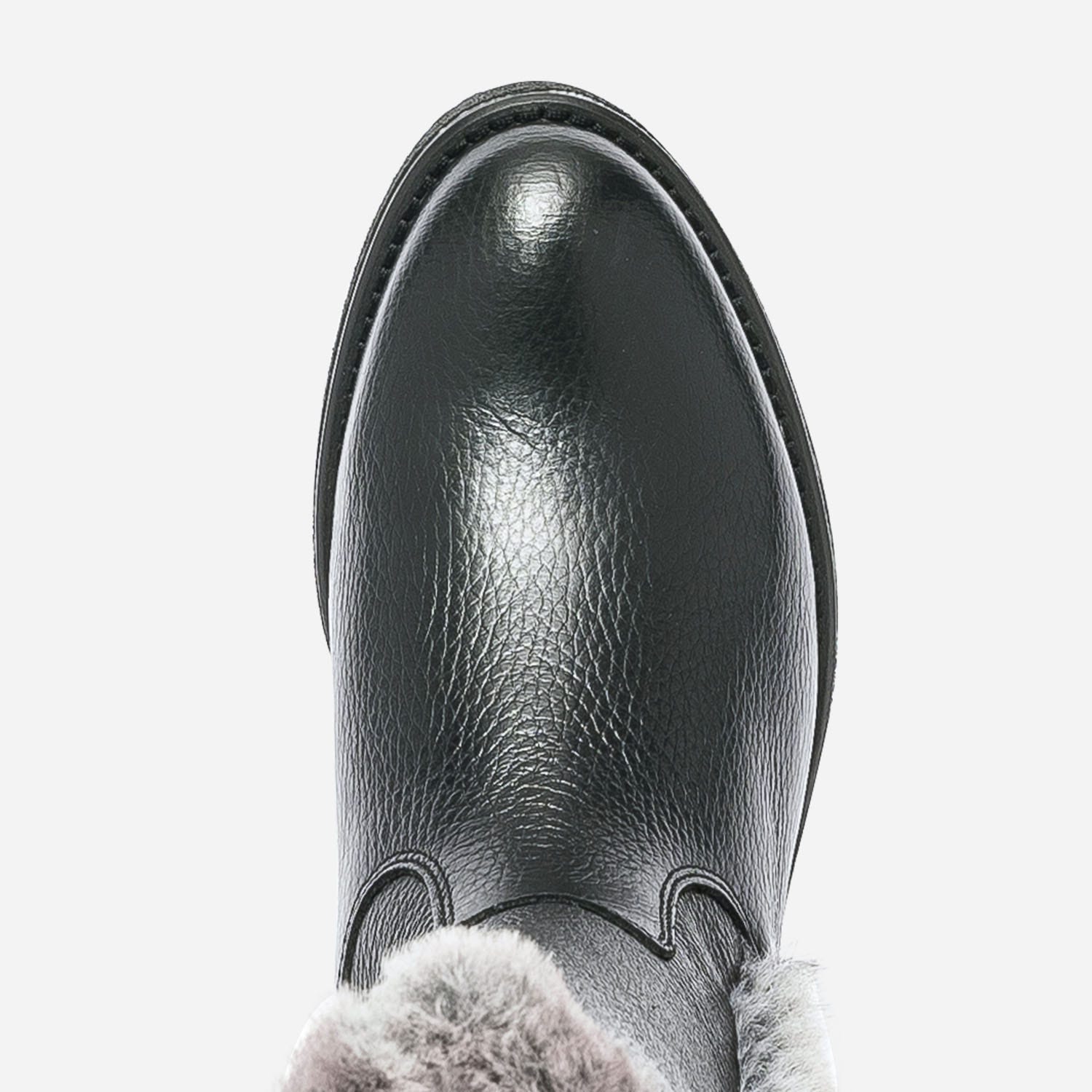 Botte noire en cuir fourré