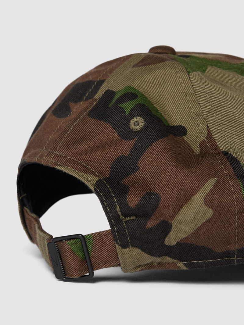 Basecap mit Camouflage-Muster in olivgrün