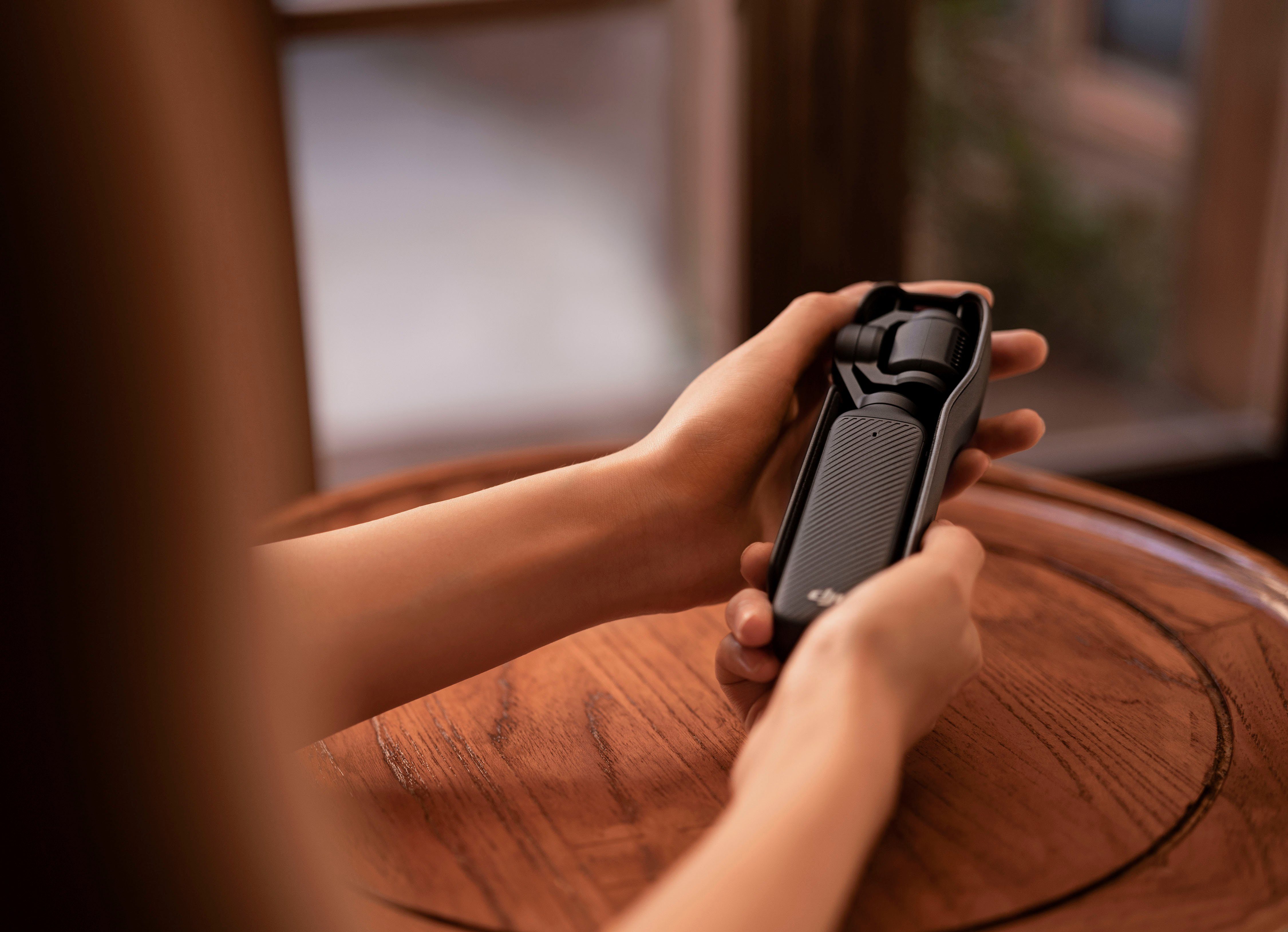 DJI Osmo Pocket 3 Camcorder (4K Ultra HD, Bluetooth)
