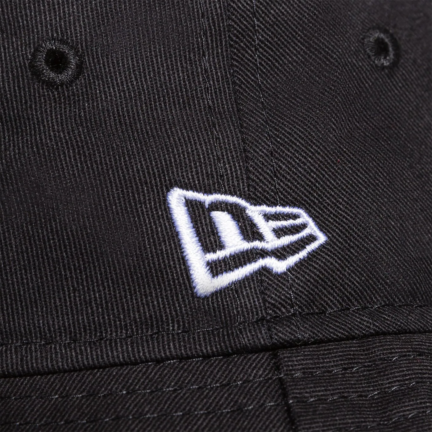 NEW ERA HUT NE ESS TAPERED BUCKET BLK NEW ERA BLK Schwarz