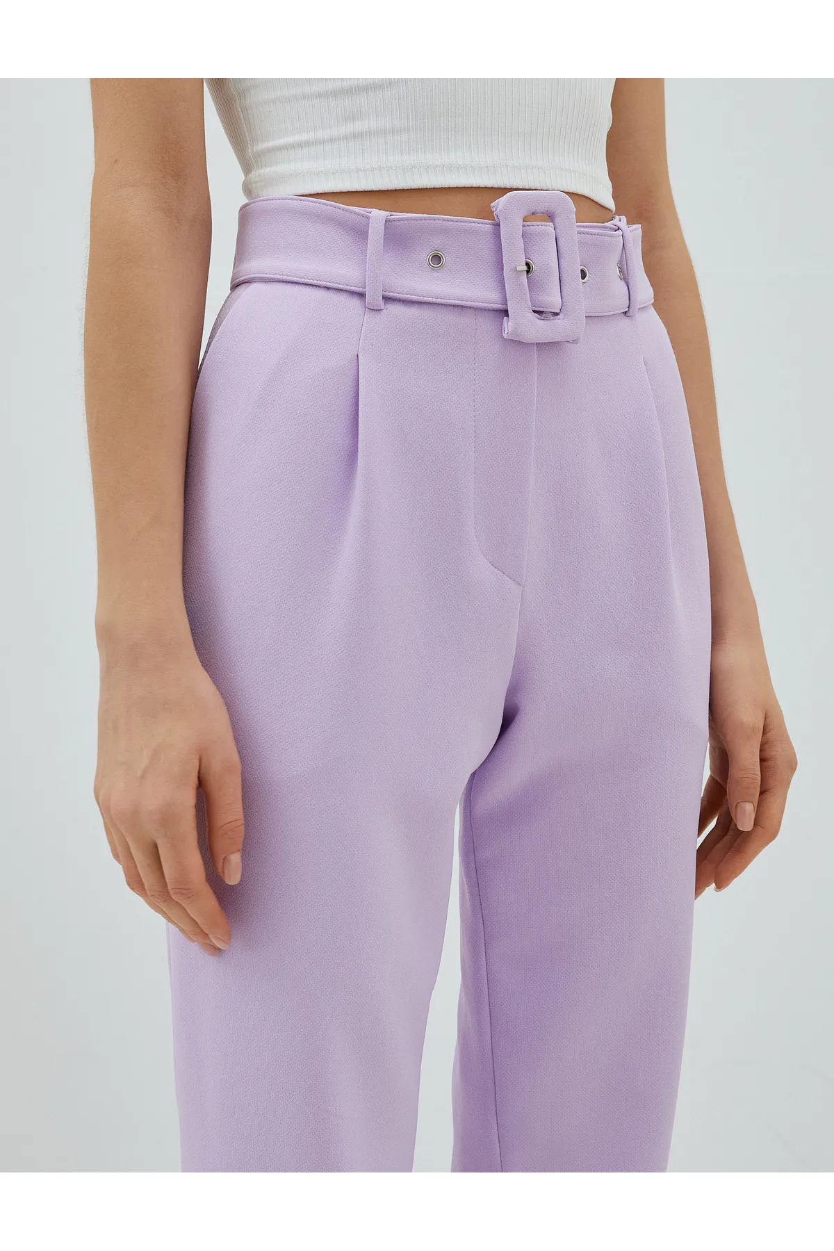 Koton  Karottenhose mit Gürtel und Faltentasche