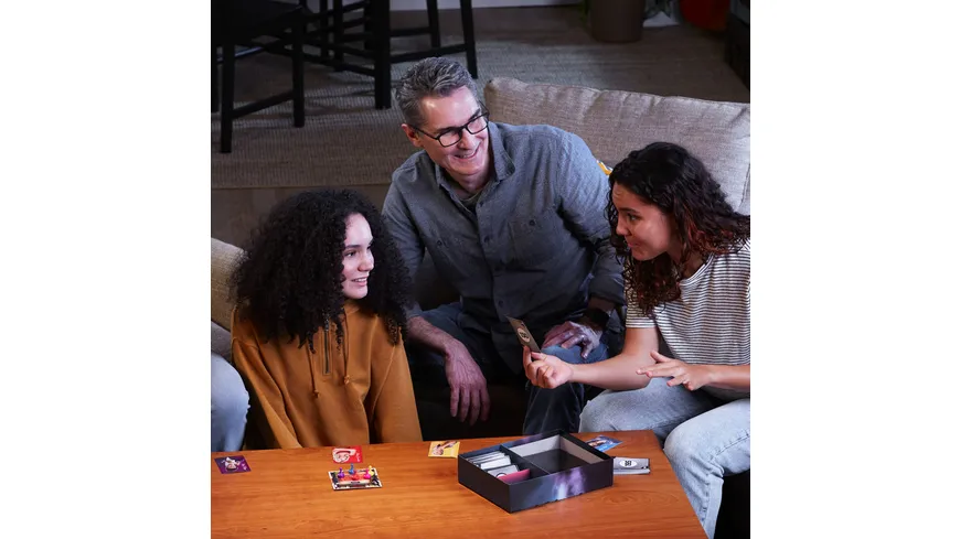 Hasbro Gaming - Cluedo Verrat in der Villa