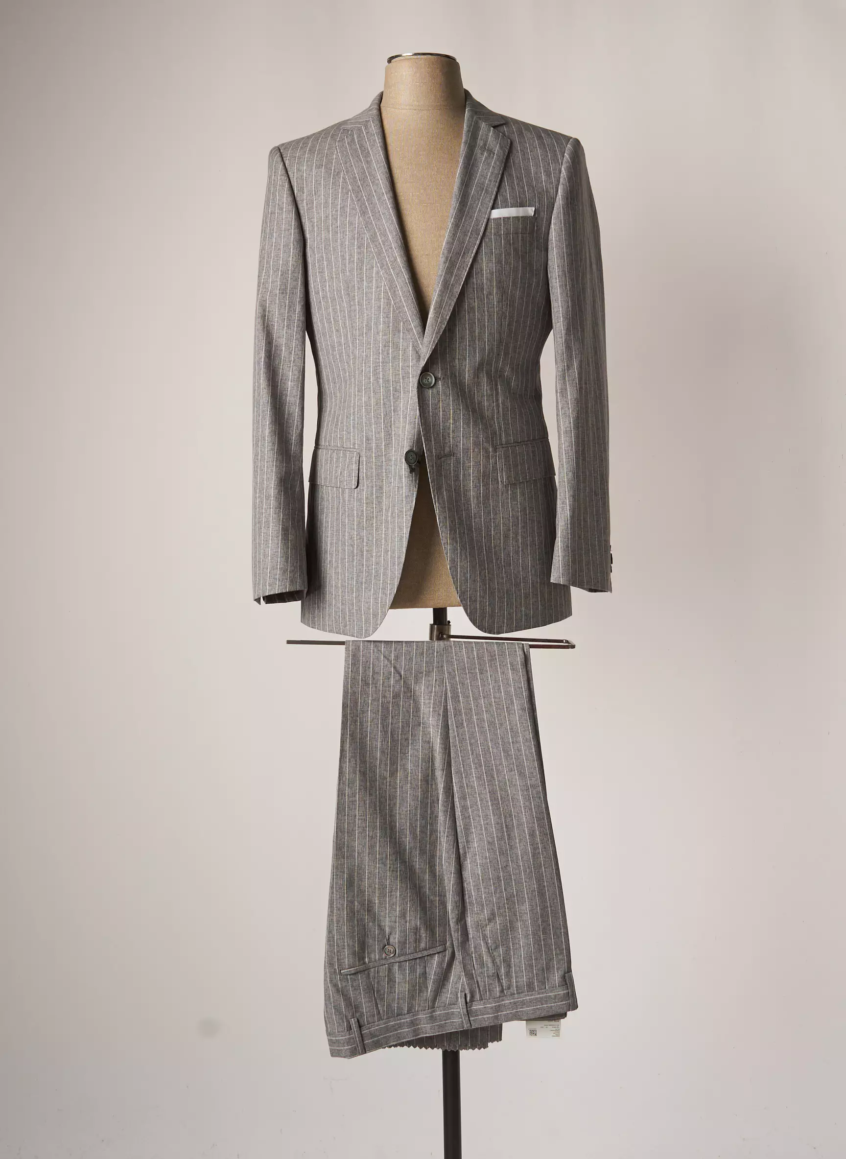 Hugo Boss Costumes Ville Homme couleur gris