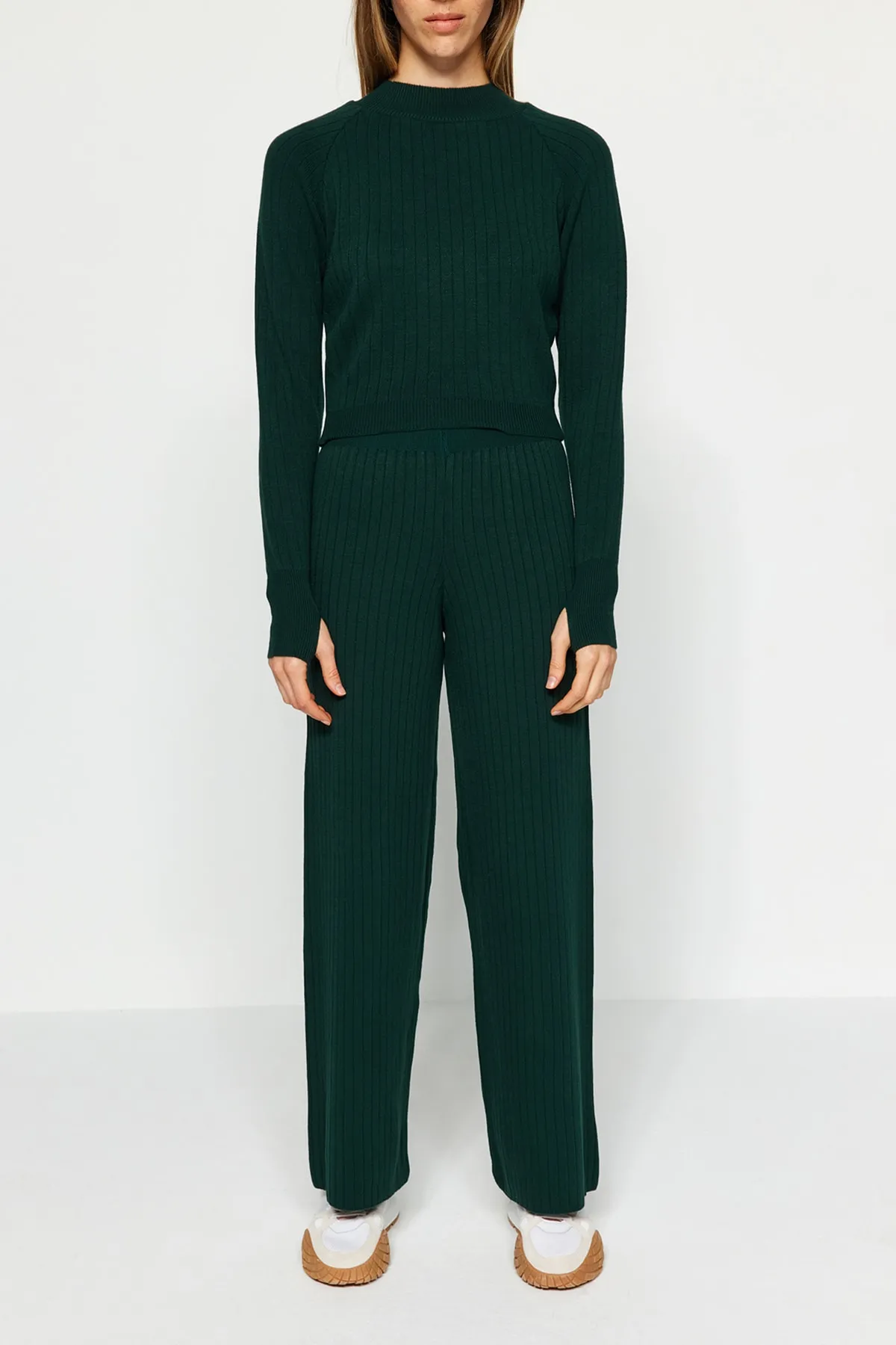 Trendyol Collection  Smaragdgrünes, kurzes Strickoberteil und -unterteil-Set TWOAW24AU00033