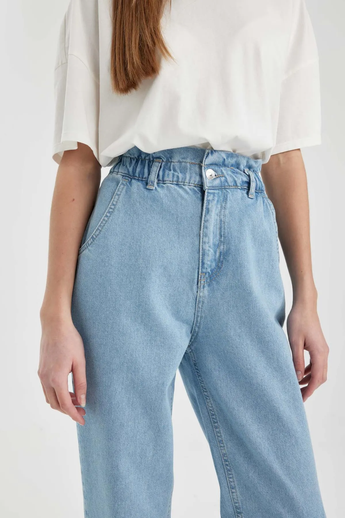 DeFacto  Paperbag-Jeans mit hoher Taille, bequemer Schnitt, knöchellang, leicht, gerades Bein, B8223ax24sp