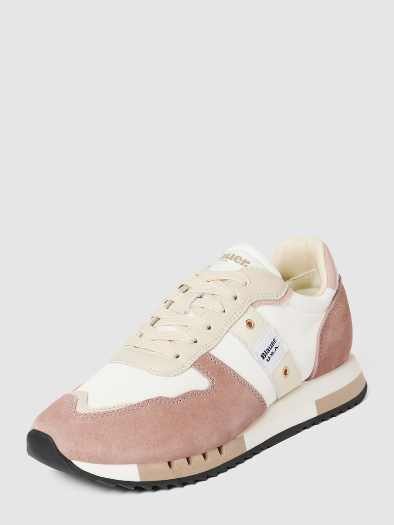 Sneaker mit Label-Details in offwhite