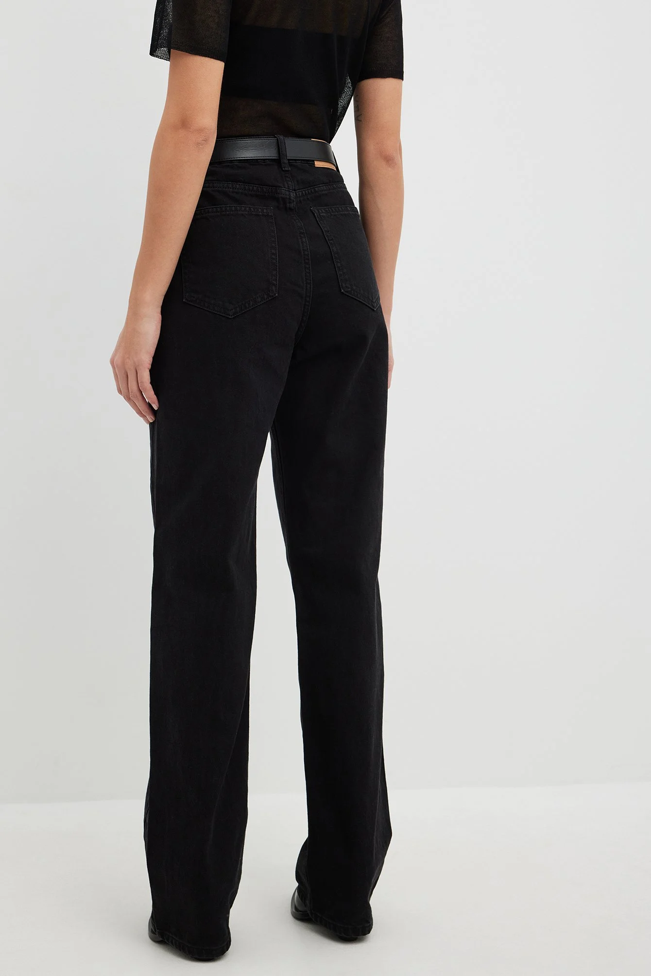 Denim-Jeans mit weiten Beinen und hoher Taille