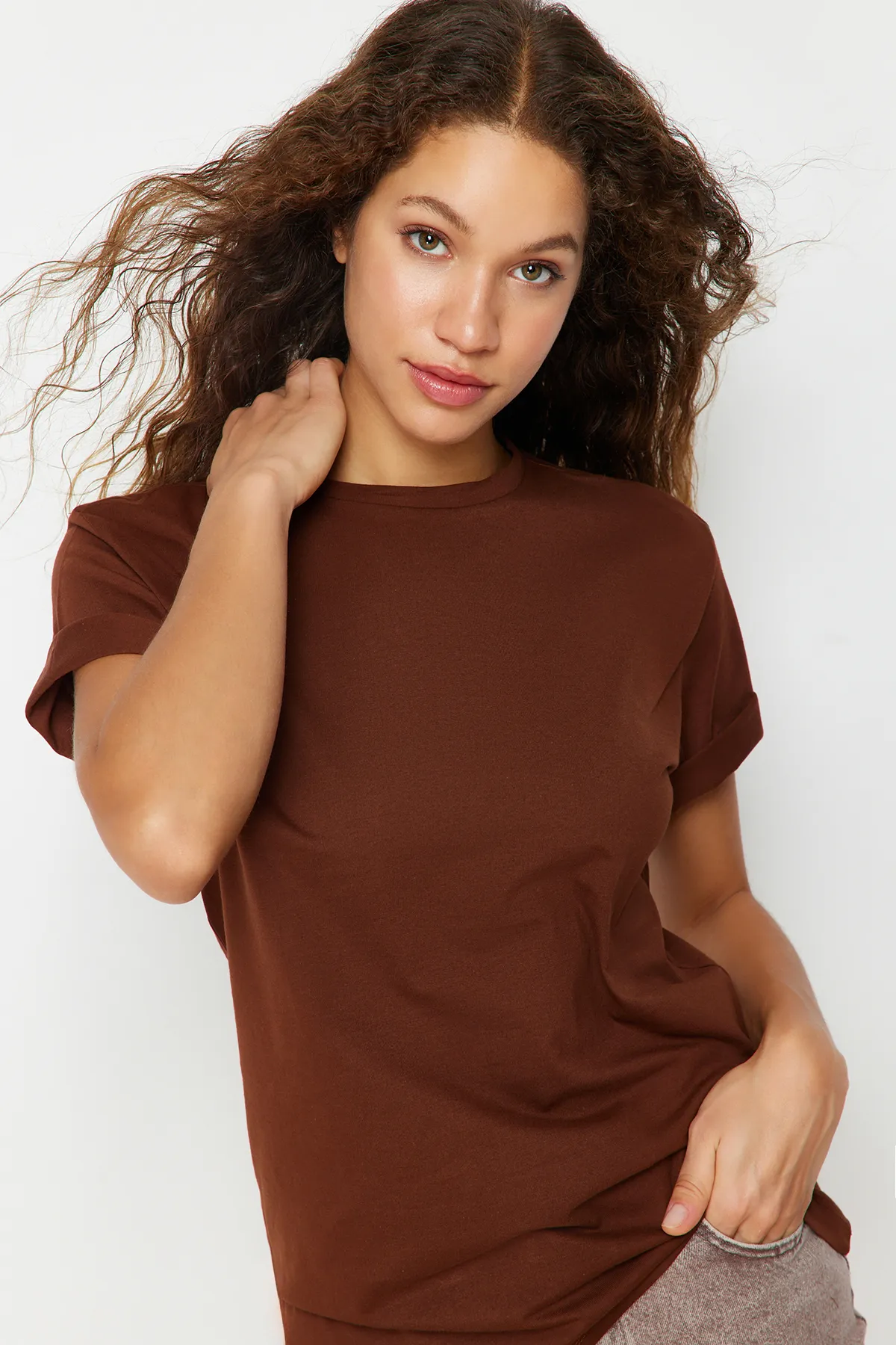 Trendyol Collection  Strick-T-Shirt im Boyfriend-Schnitt mit Rundhalsausschnitt - Braun, 100 % Baumwolle TWOSS20TS0134